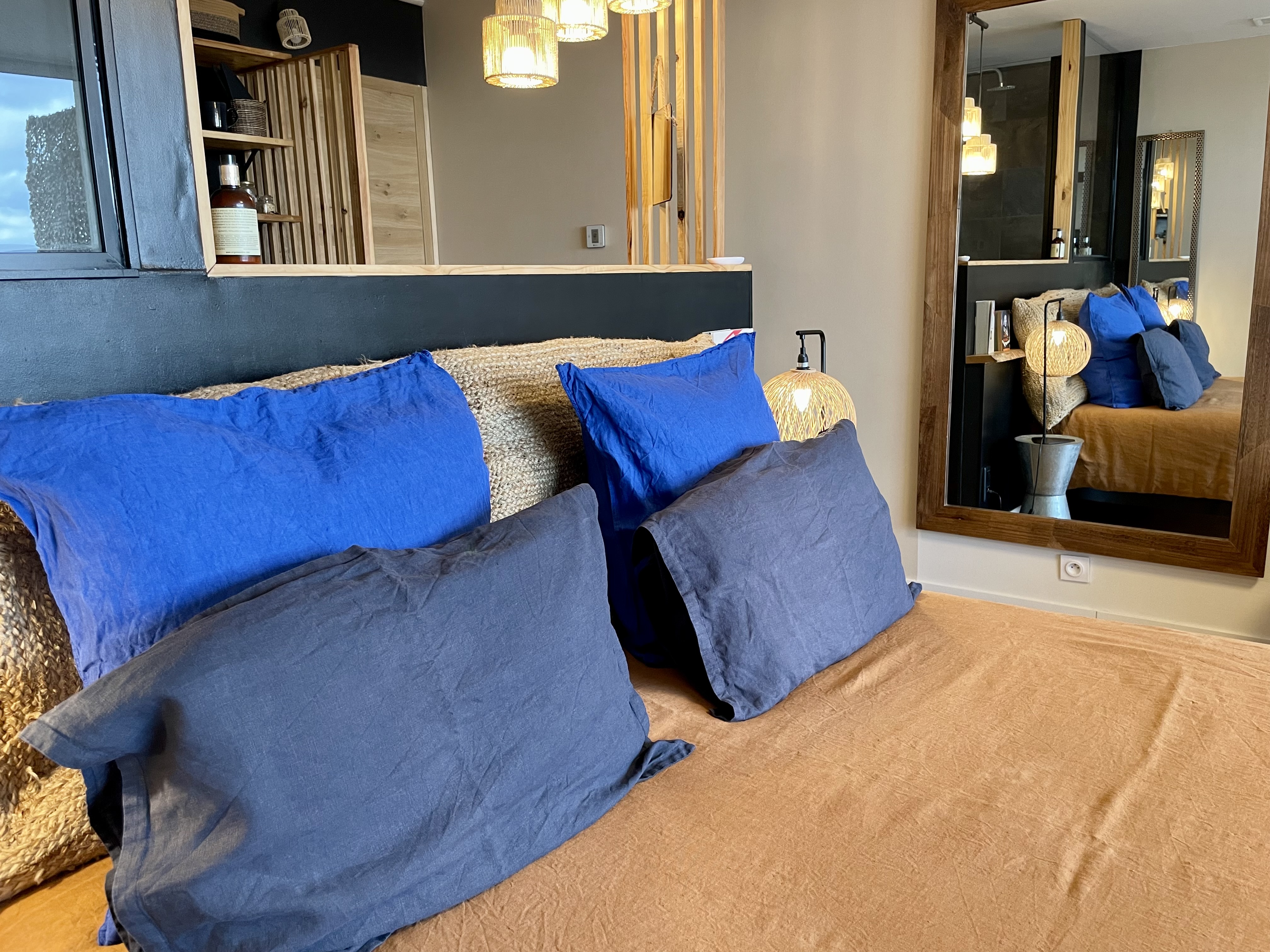 Évasion sensorielle dans une suite avec spa privatif à Carcassonne — cuisine