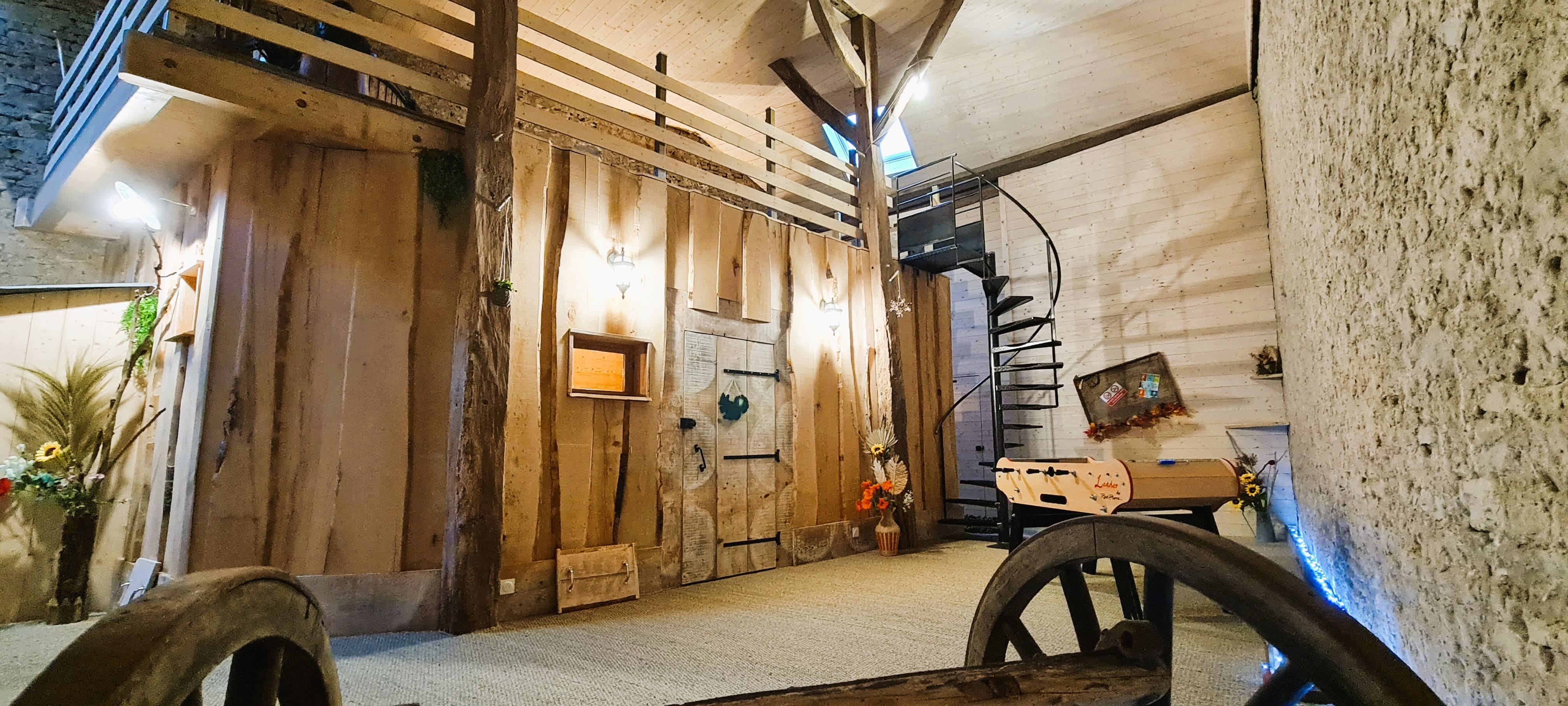 La Cabane et SPA Chez Jules — Cabane avec spa à Doubs à Besançon — espace de vie