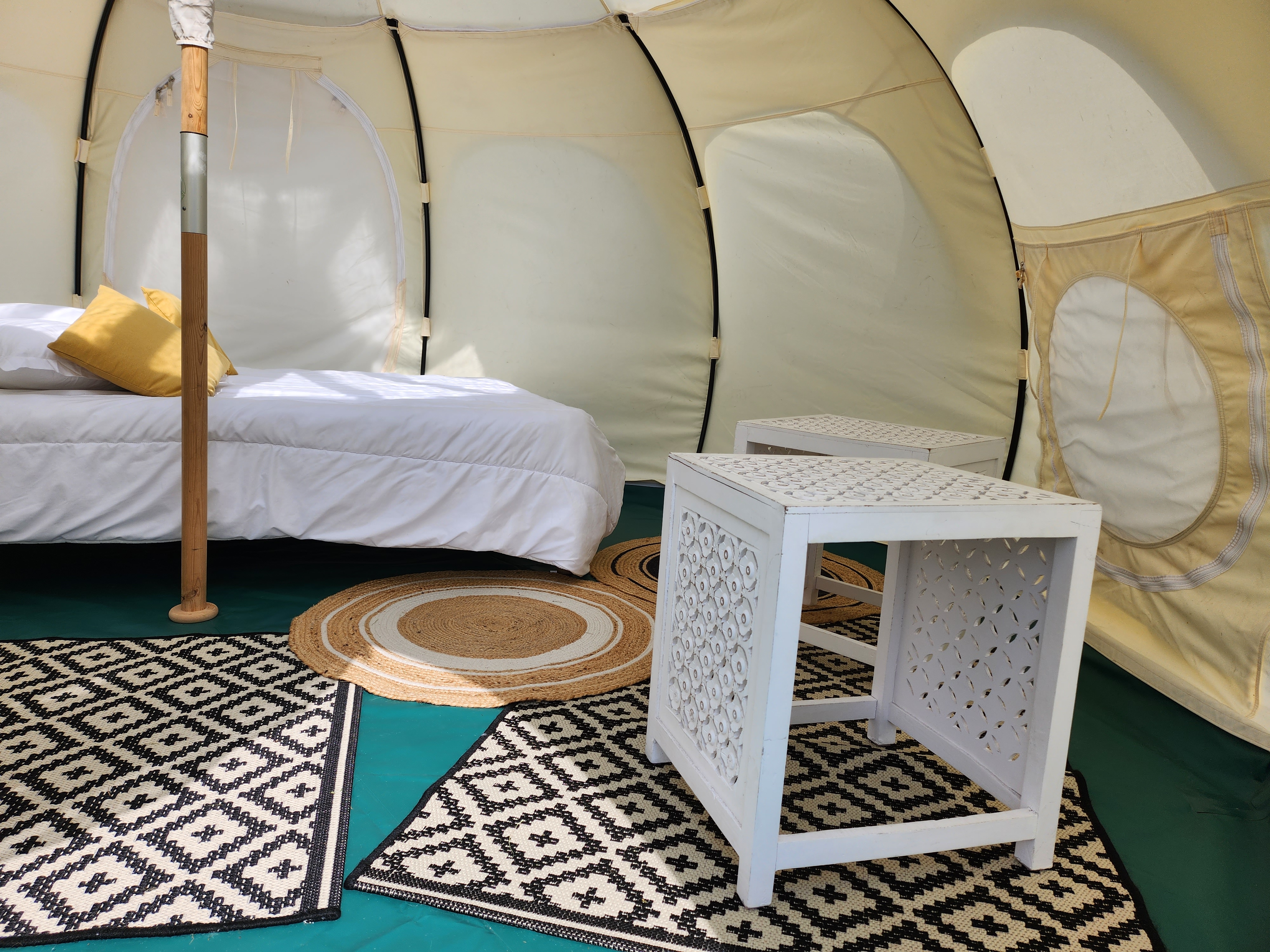 Tente Lotus nature : une expérience immersive en Picardie à Lanches-Saint-Hilaire — vue intérieure