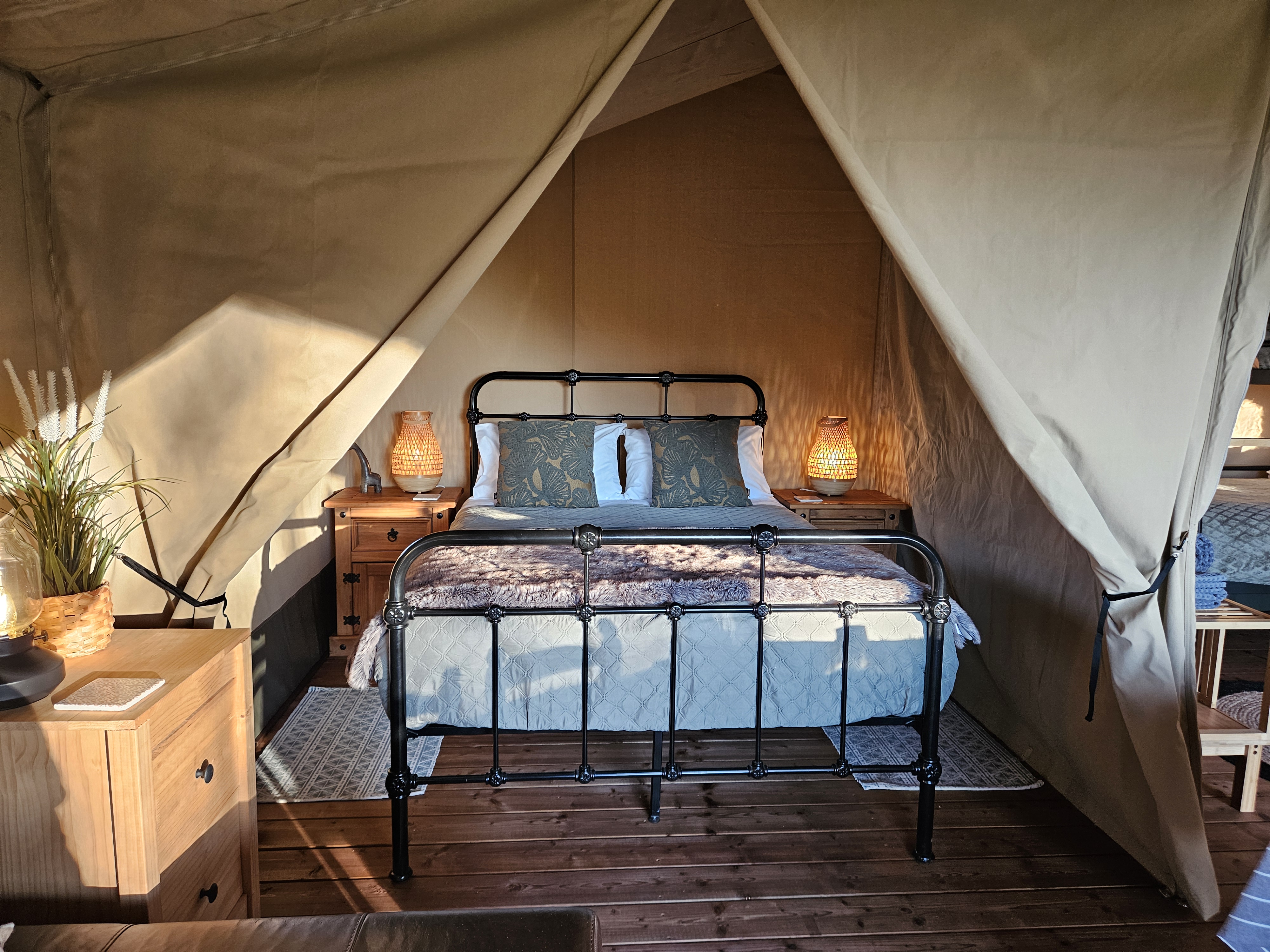 Séjournez dans une tente safari au cœur du Limousin à Madranges — chambre