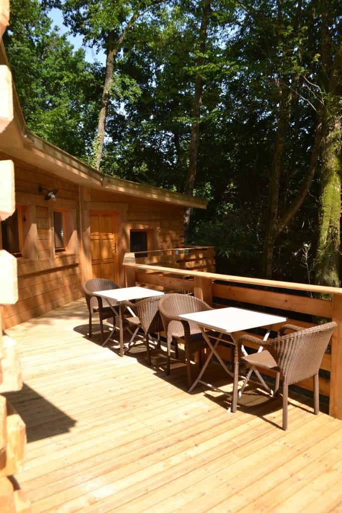 Lodge Bohème : une cabane poétique en pleine nature à Magné — vue intérieure