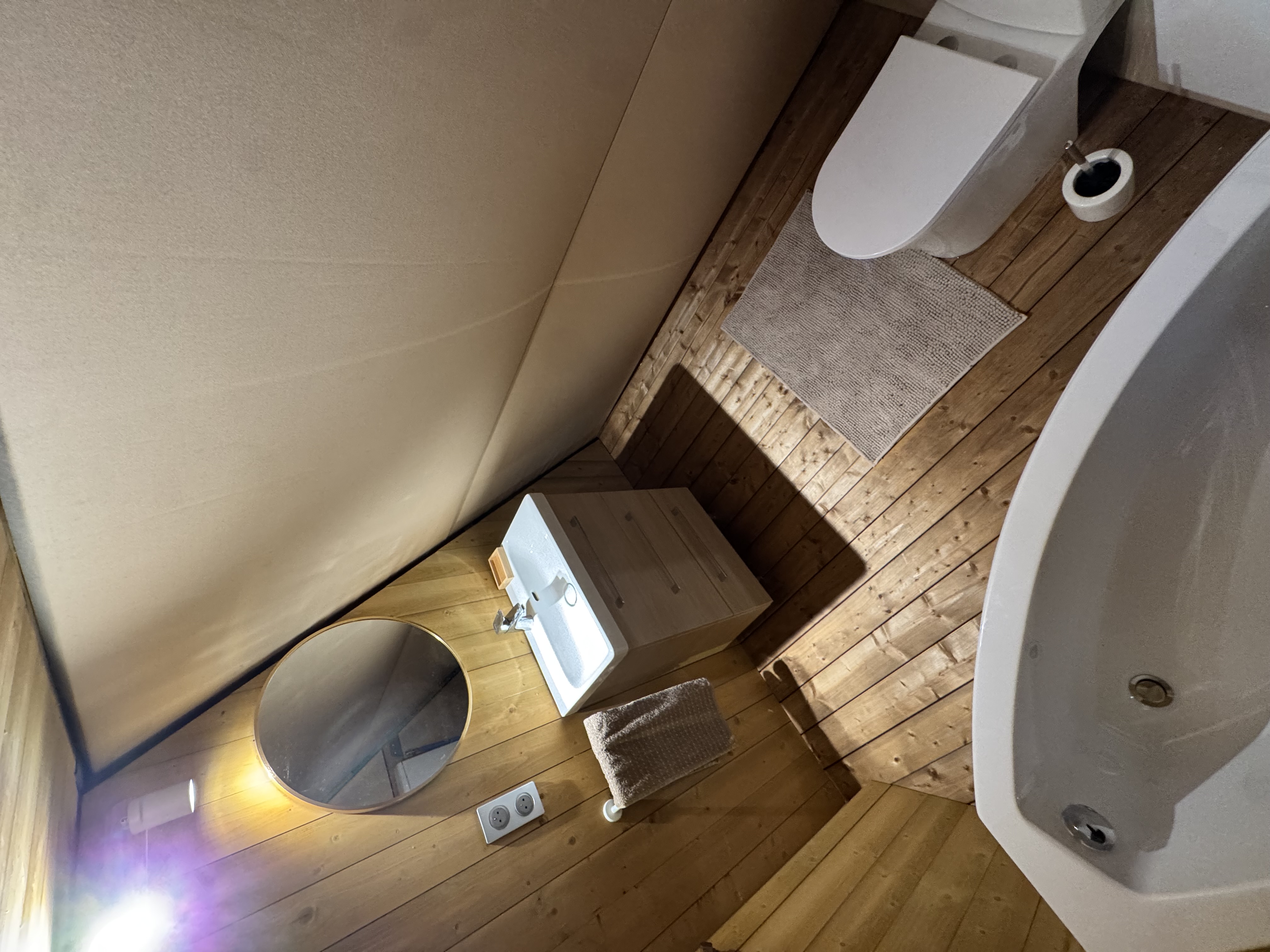 Cabane Glamp Marguerite — Séjour détente avec spa à Pyrénées-Orientales à Perpignan — vue depuis la terrasse