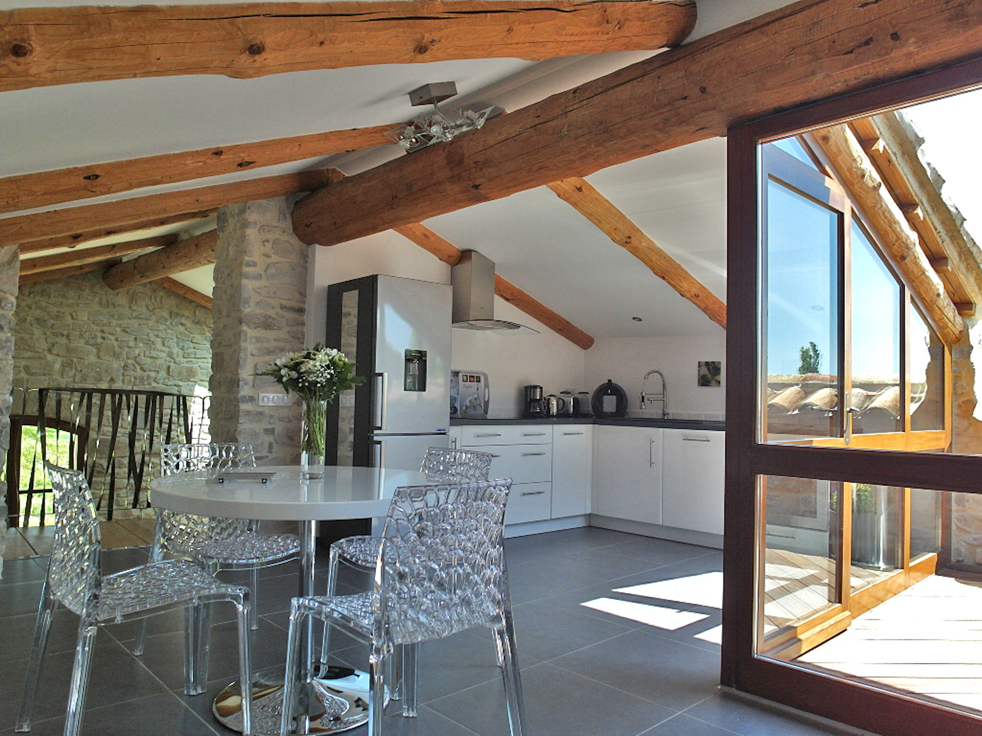 Loft Benjamin & Spa : une évasion sensorielle en Languedoc-Roussillon à Carnas — vue depuis la terrasse