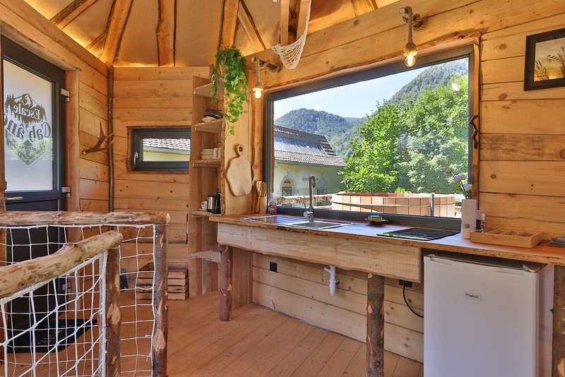 La Cabane du Pêcheur : un refuge spa en pleine nature à Mittlach — salle de bain