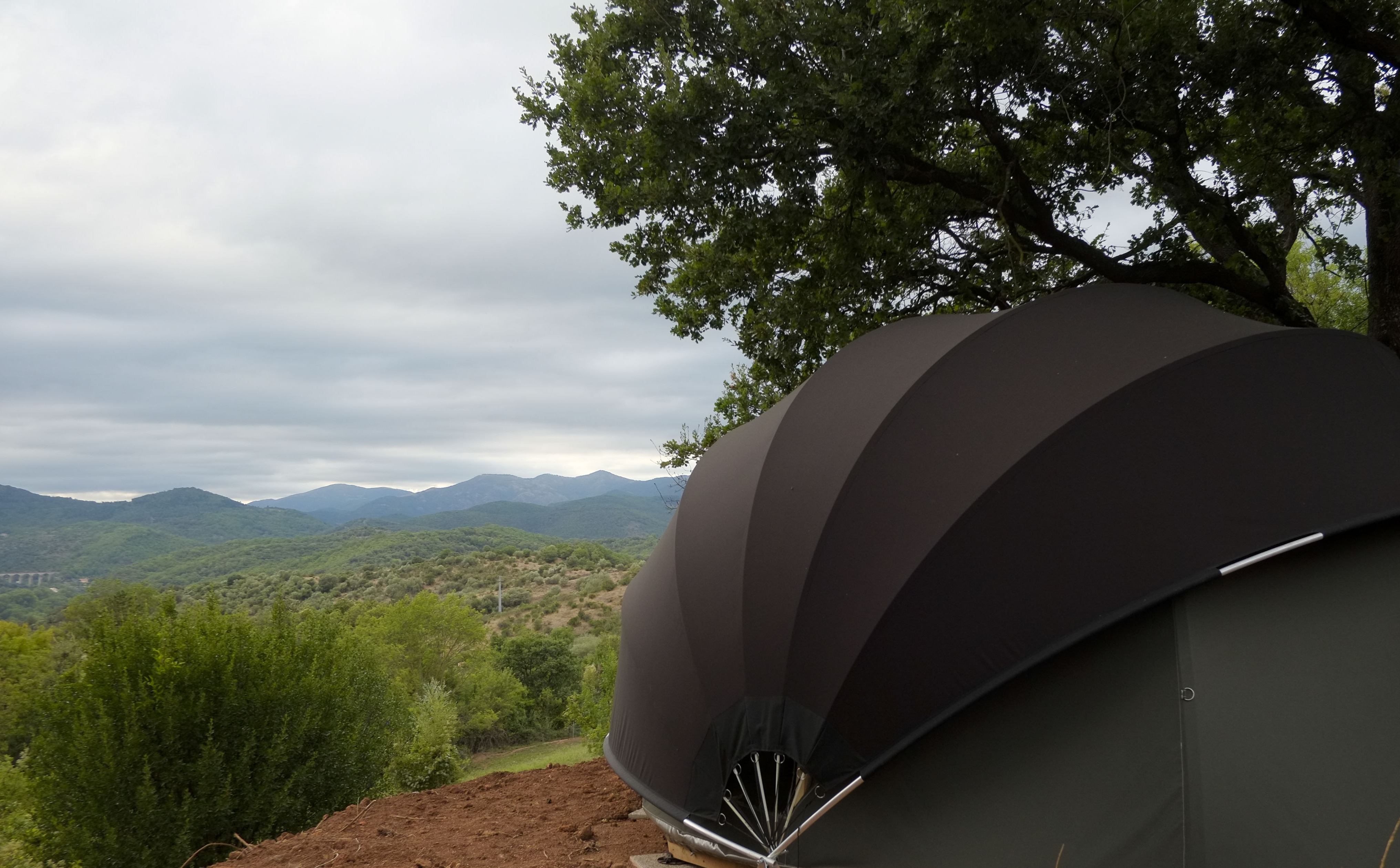 Bulle du Grand Chêne — Nuit étoilée à 4 personnes dans l'Hérault à Montpellier — espace de vie