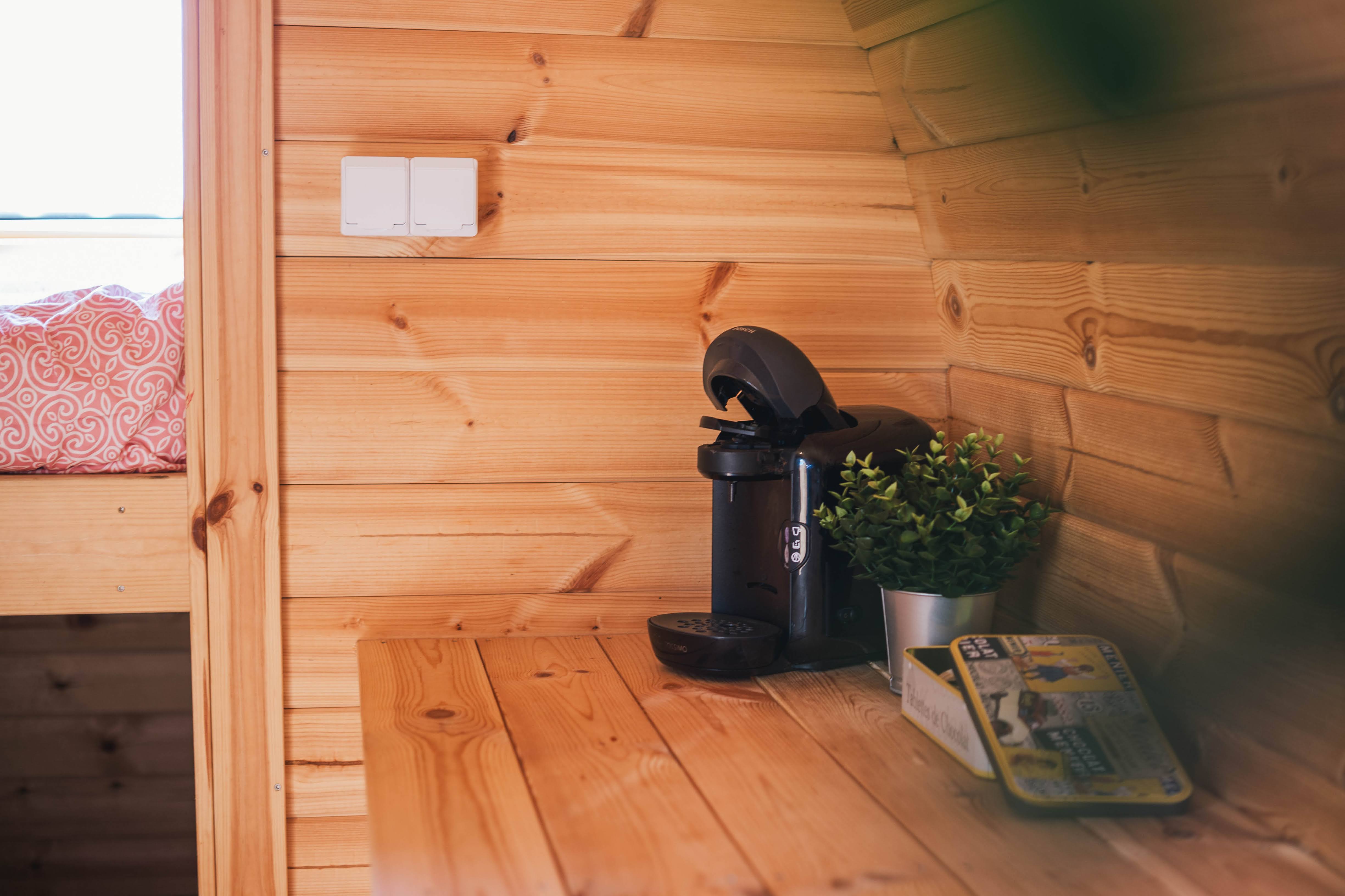 Tonneau en bois insolite — Hébergement avec spa à Saône-et-Loire à Autun — vue depuis la terrasse