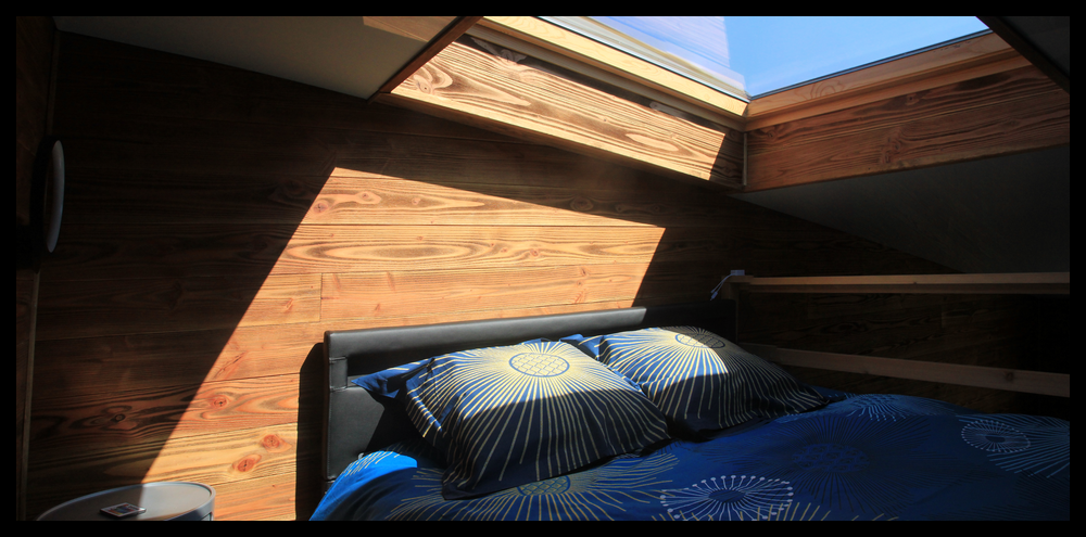Évasion sensorielle dans une cabane avec spa en Midi-Pyrénées à Puycornet — espace de vie