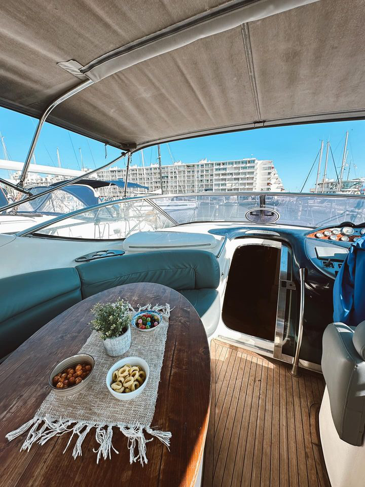 Vivre l'expérience d'un yacht à Carnon à Mauguio — chambre