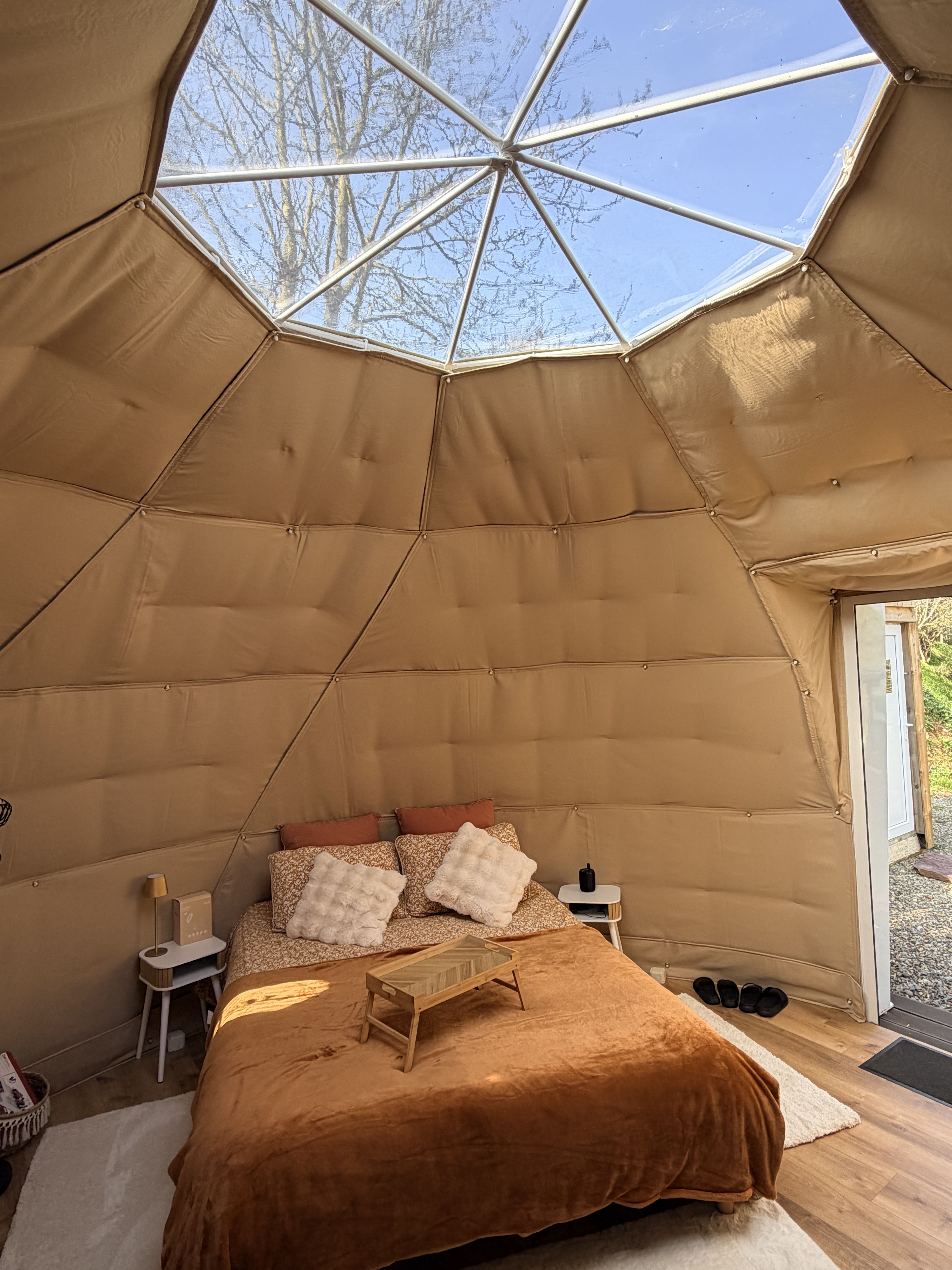 Dôme de la Tuffière — Nuit étoilée avec spa à La Tuffière (Sarthe) à Saint-Germain-d'Arcé — salle de bain