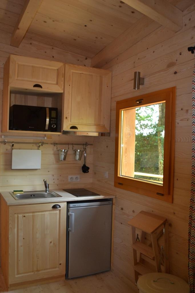 Lodge Evasion : une cabane immersive en Poitou-Charentes à Magné — vue depuis la terrasse