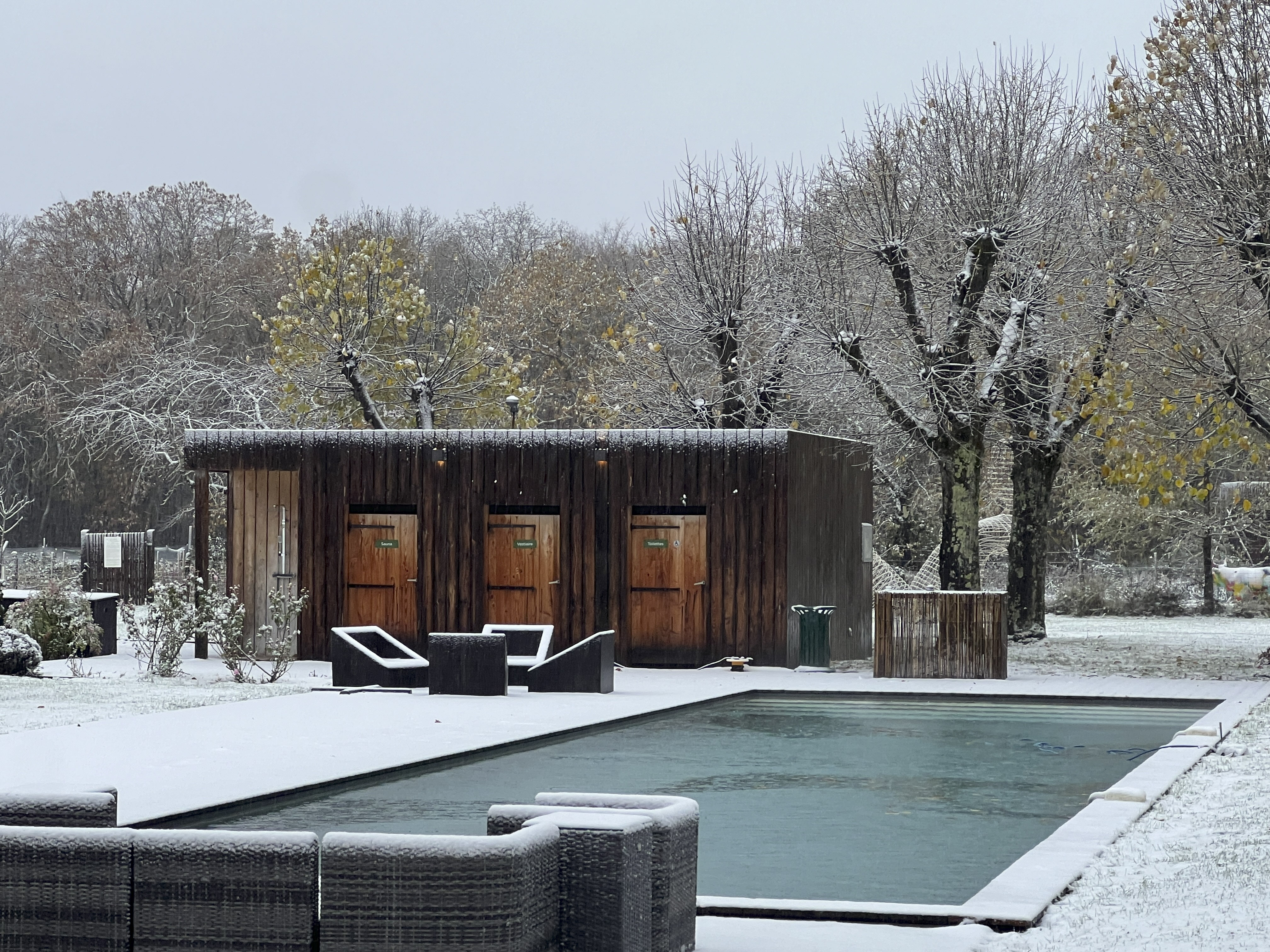 Lodge Moody Wood, une suite sur pilotis avec spa privatif à Esvres-Sur-Indre — salle de bain