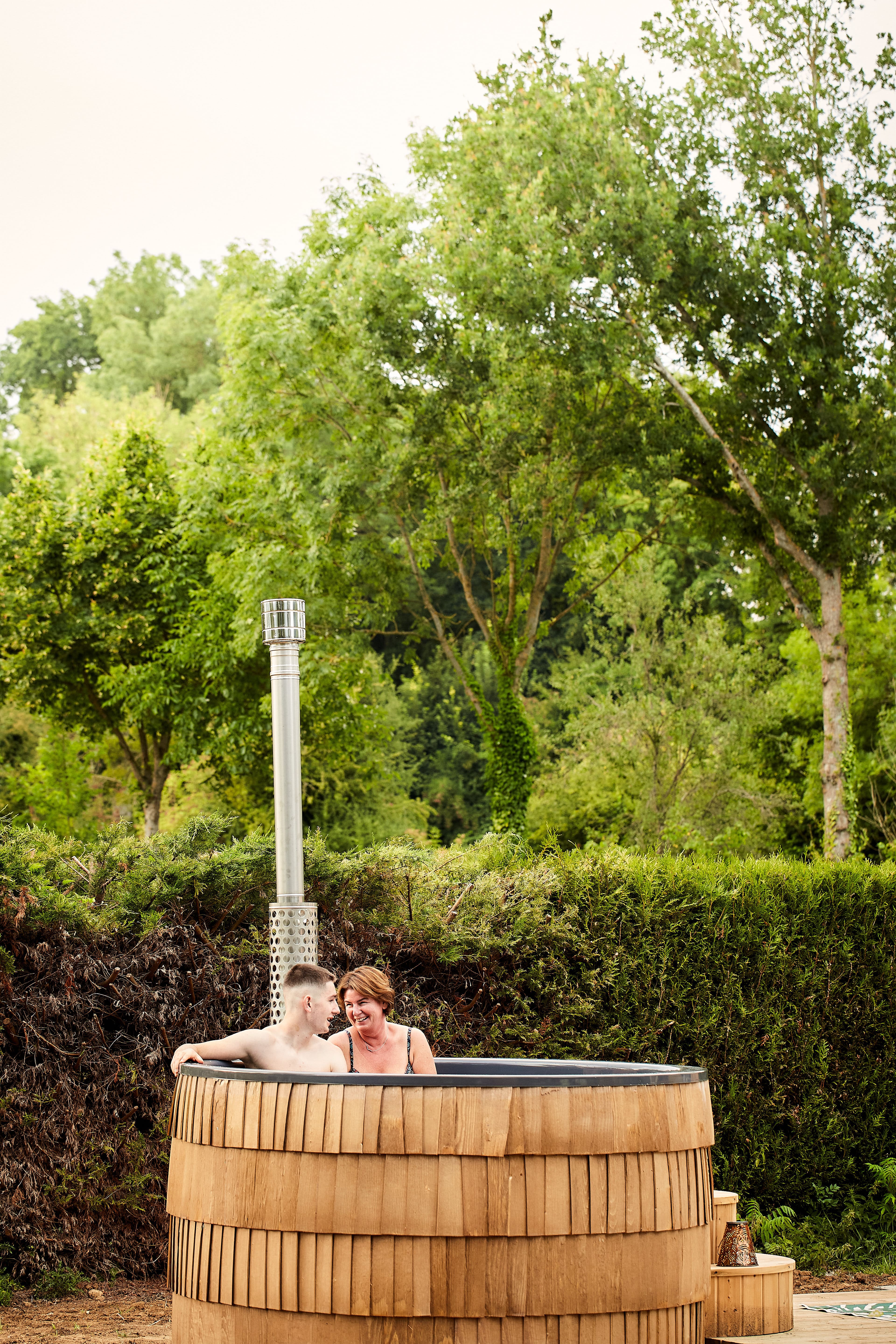 L'Heureuse : cabane avec bain nordique en Picardie à Roy-Boissy — détail architectural