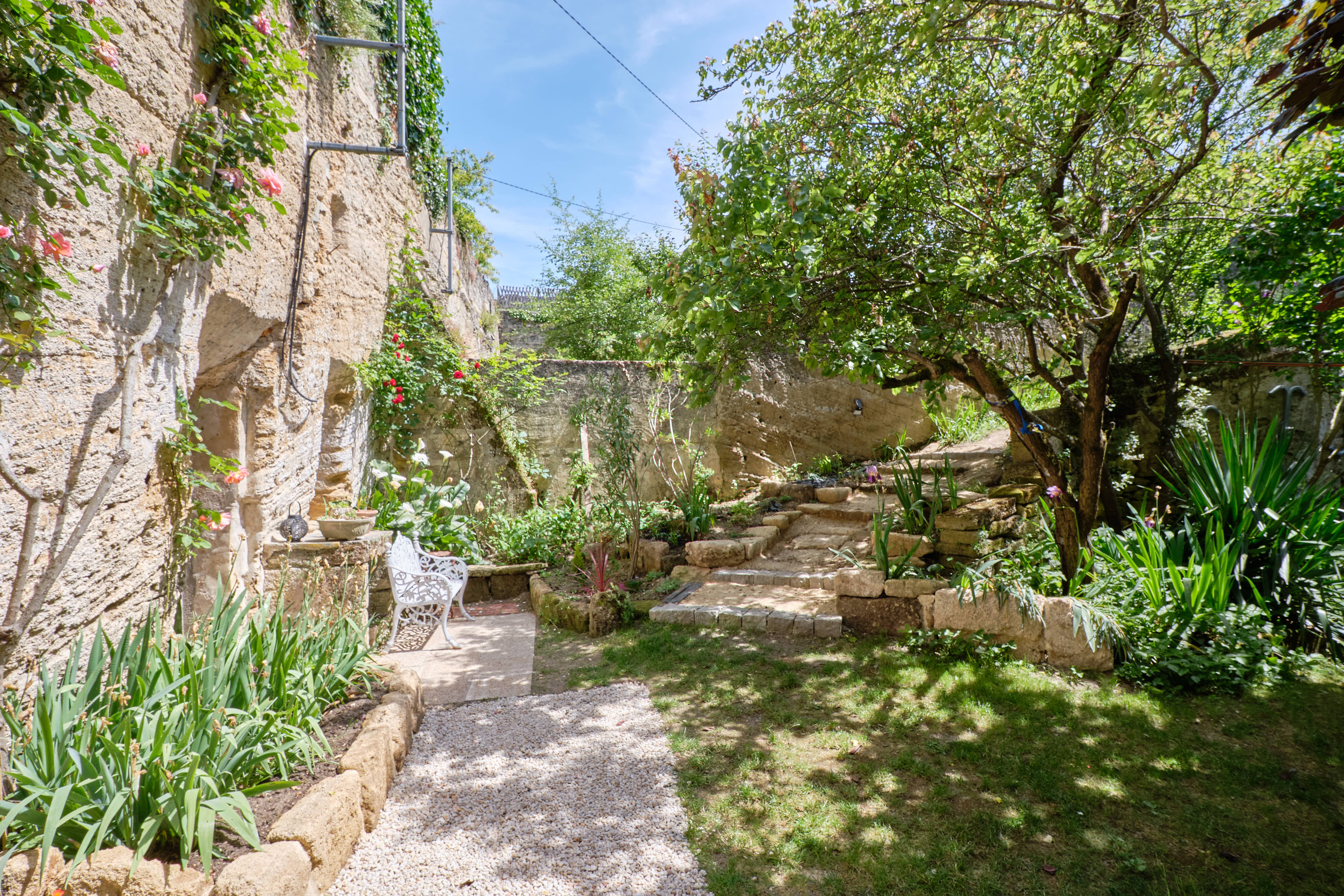 TrogloMoro — Maison troglodyte avec spa à Maine-et-Loire à Angers — chambre