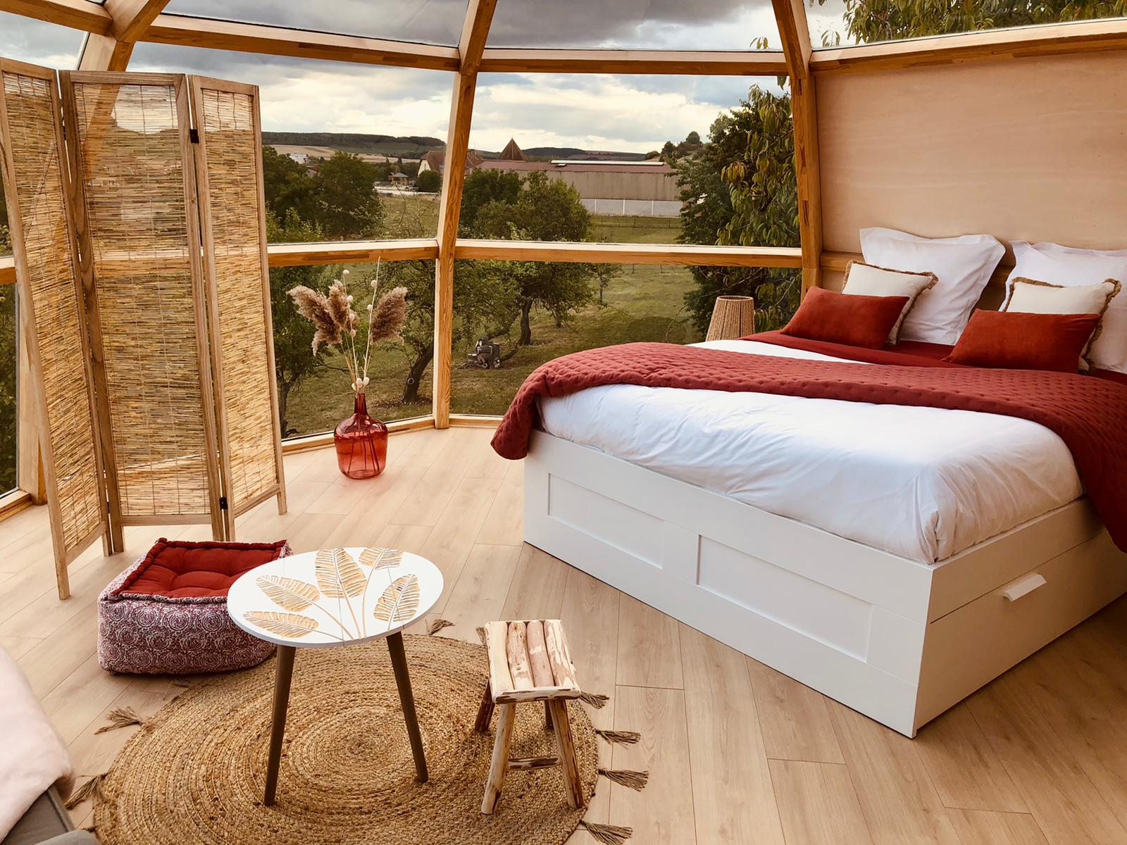 Nuit féerique en Champagne & Spa : Dôme enchanteur à Meurville — vue intérieure