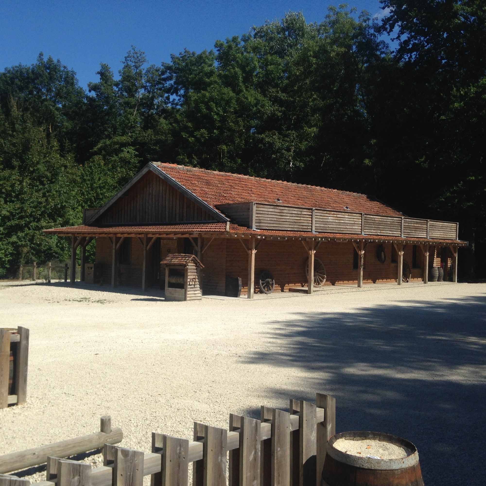 Cottage supérieur n°2 : un chalet enchanteur en Champagne-Ardenne — Chalet à Barberey St Sulpice