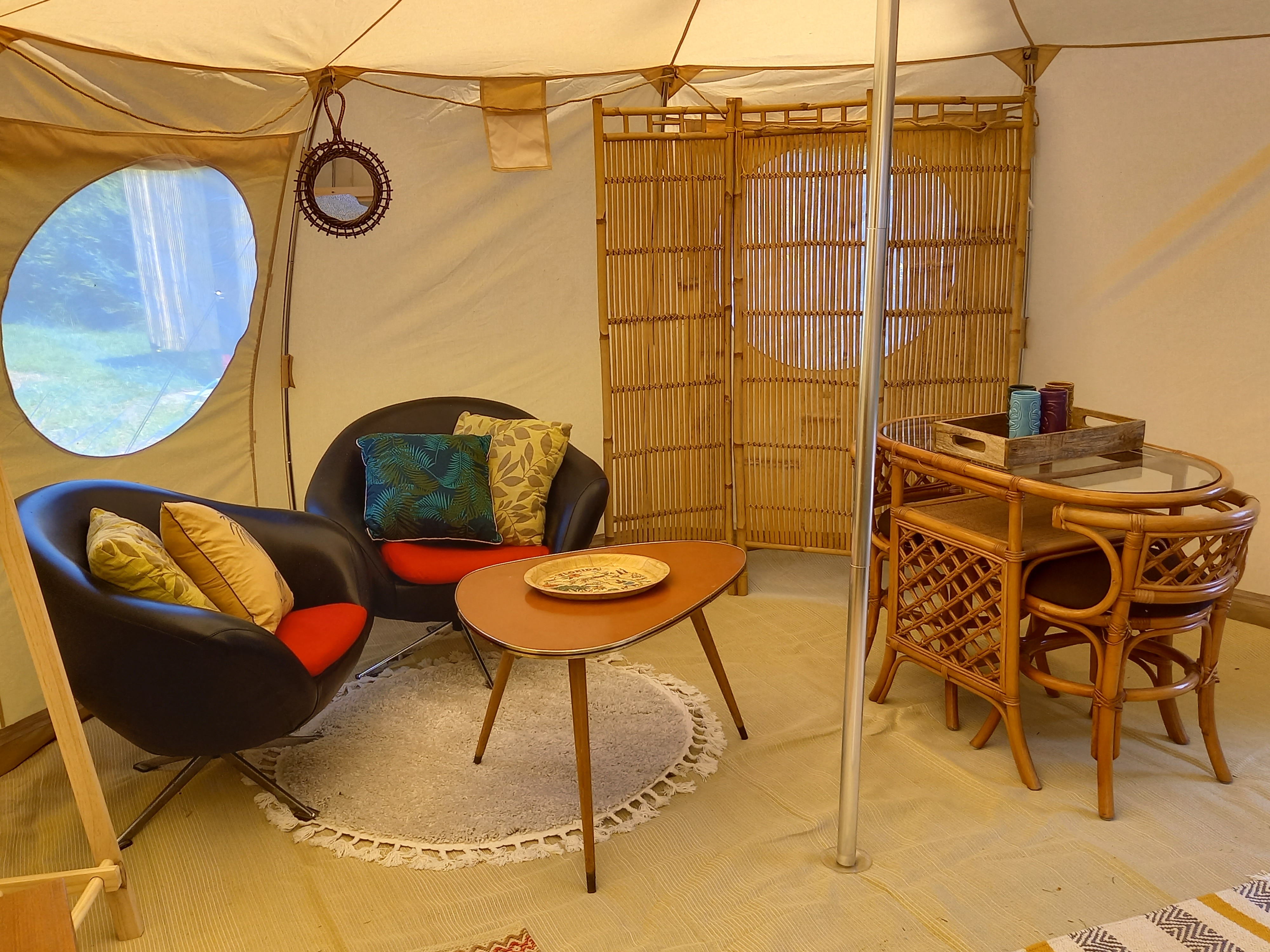 Tente Tiki — Séjour romantique avec spa à Allier à Vichy — cuisine