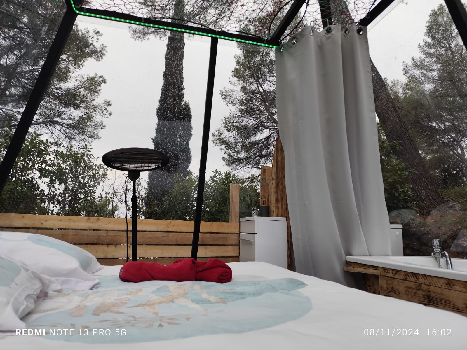 Une expérience inclassable au cœur de la Provence à Carnoules — espace de vie