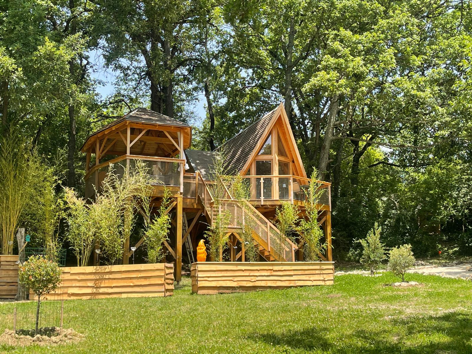 Cabane perchée BLOOMA — Détente avec Spa à Sarrant (Gers)