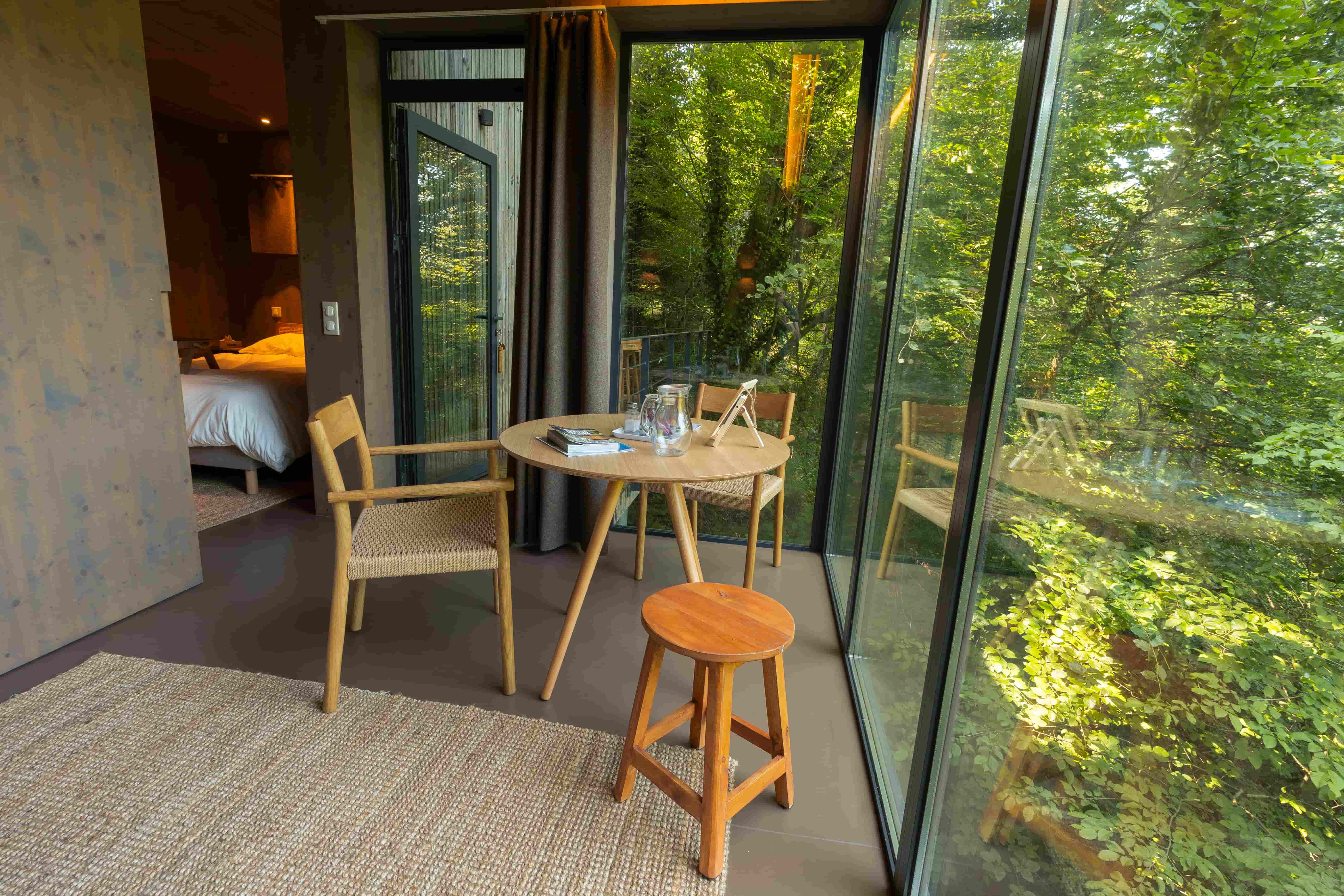 Cabane Hêtre : une immersion dans les arbres du Limousin à Meyrignac L’Eglise — détail architectural