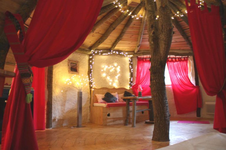 La familiale Désirée : une cabane végétalisée au cœur de la Picardie à Fere En Tardenois — chambre