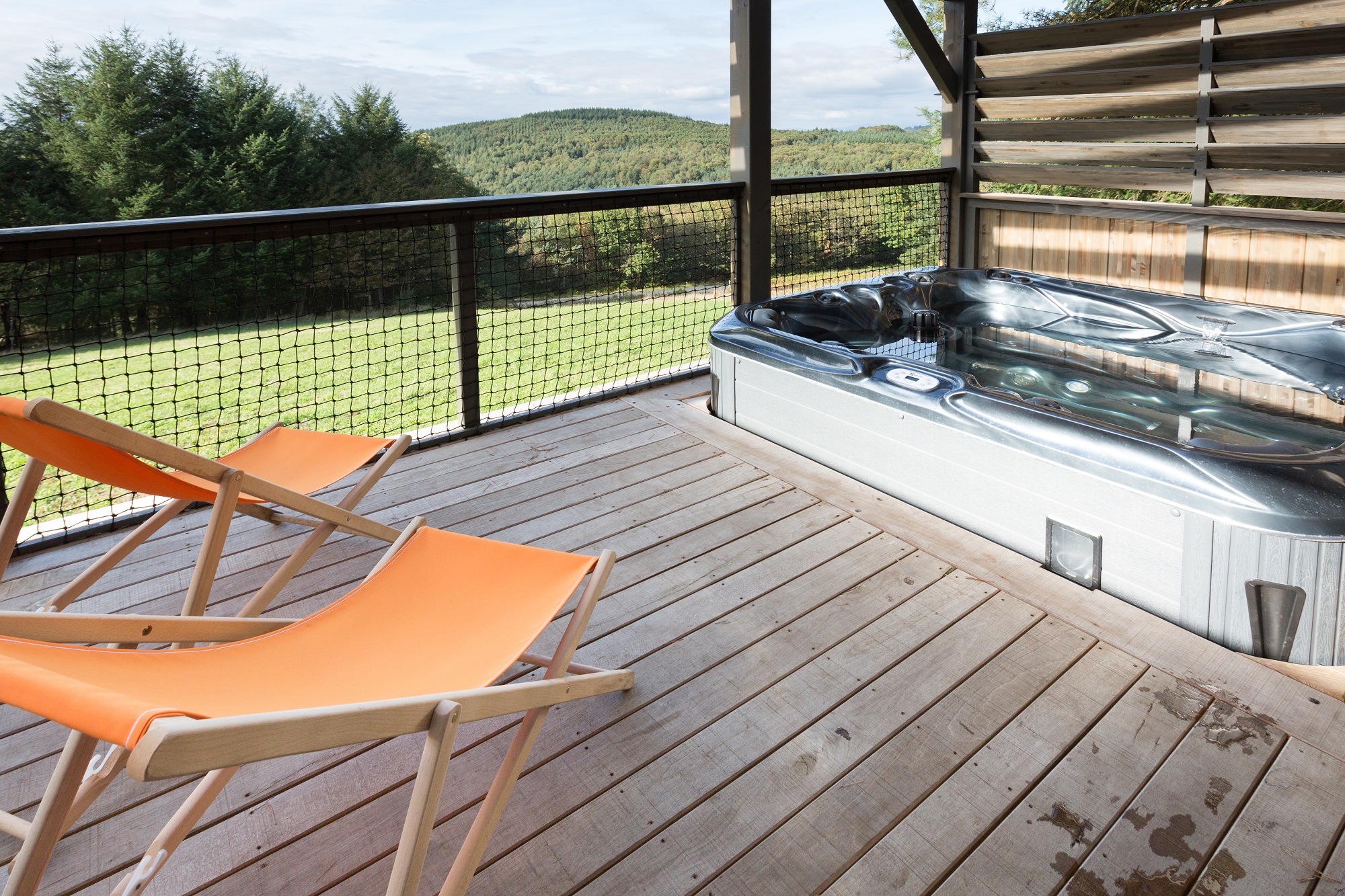 Lodge Spa Jeanne : une cabane immersive en Limousin à Palazinges — vue depuis la terrasse