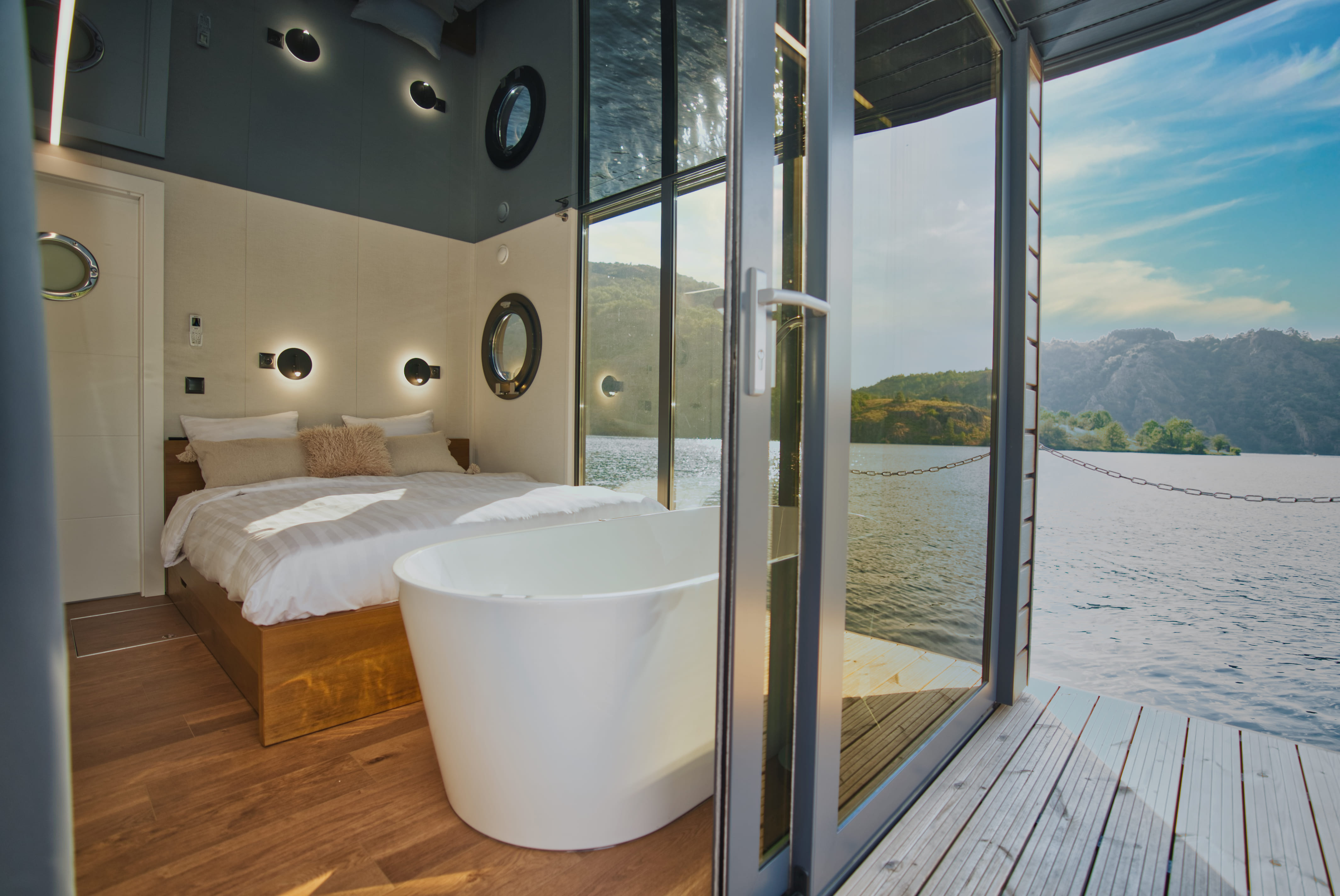 Une nuit sur l'eau : House Boat by NOMA en Rhône-Alpes