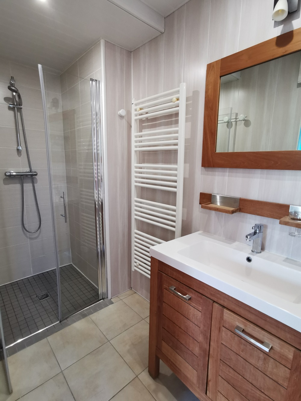 Le Four à Pains : une maisonnette bretonne au charme unique à Ambon — chambre