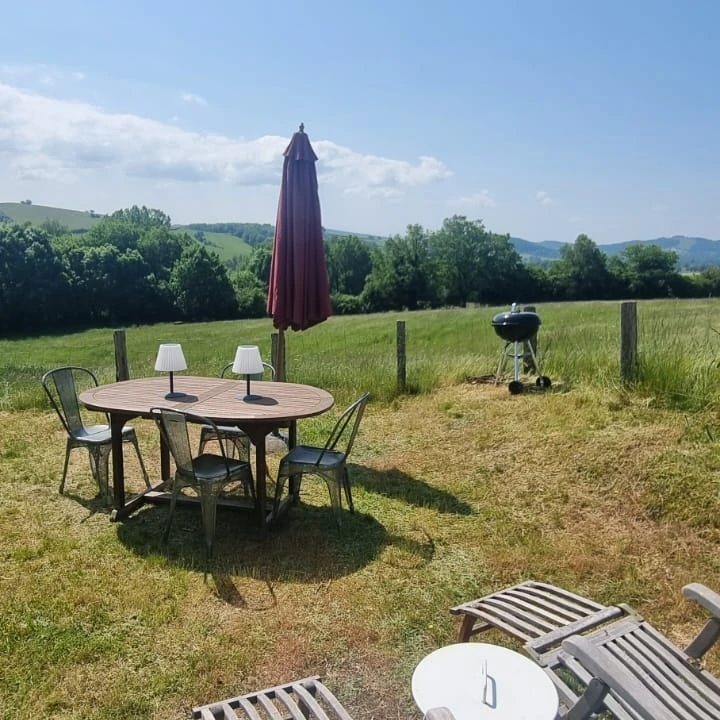 Cabane du Berger : une immersion en Bourgogne à Saint-Didier-Sur-Arroux — espace de vie