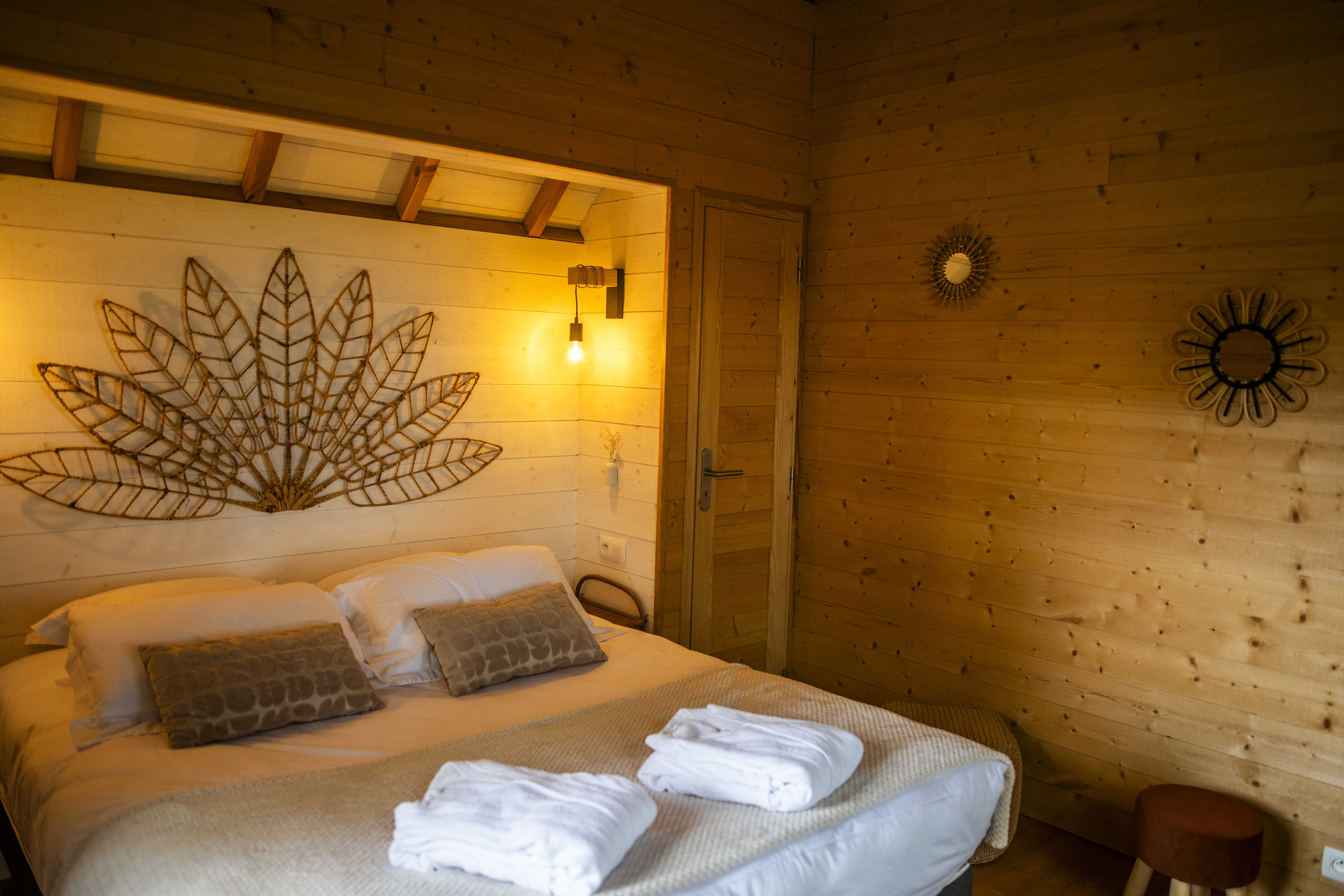 La Cabane le Carrelet & Spa : une expérience suspendue dans les arbres à Martillac — environnement naturel