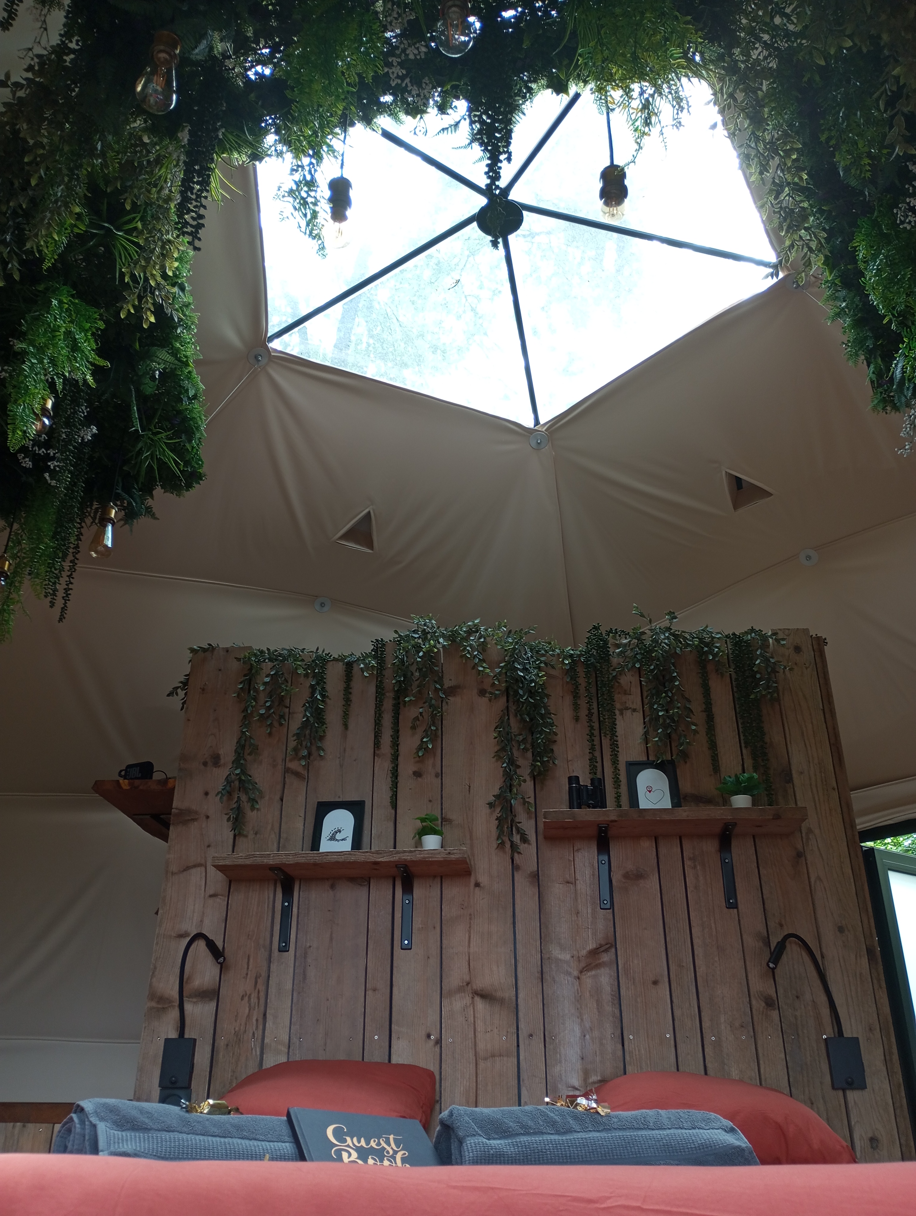Un dôme enchanteur avec spa au cœur des Hauts-de-France à Willems — chambre