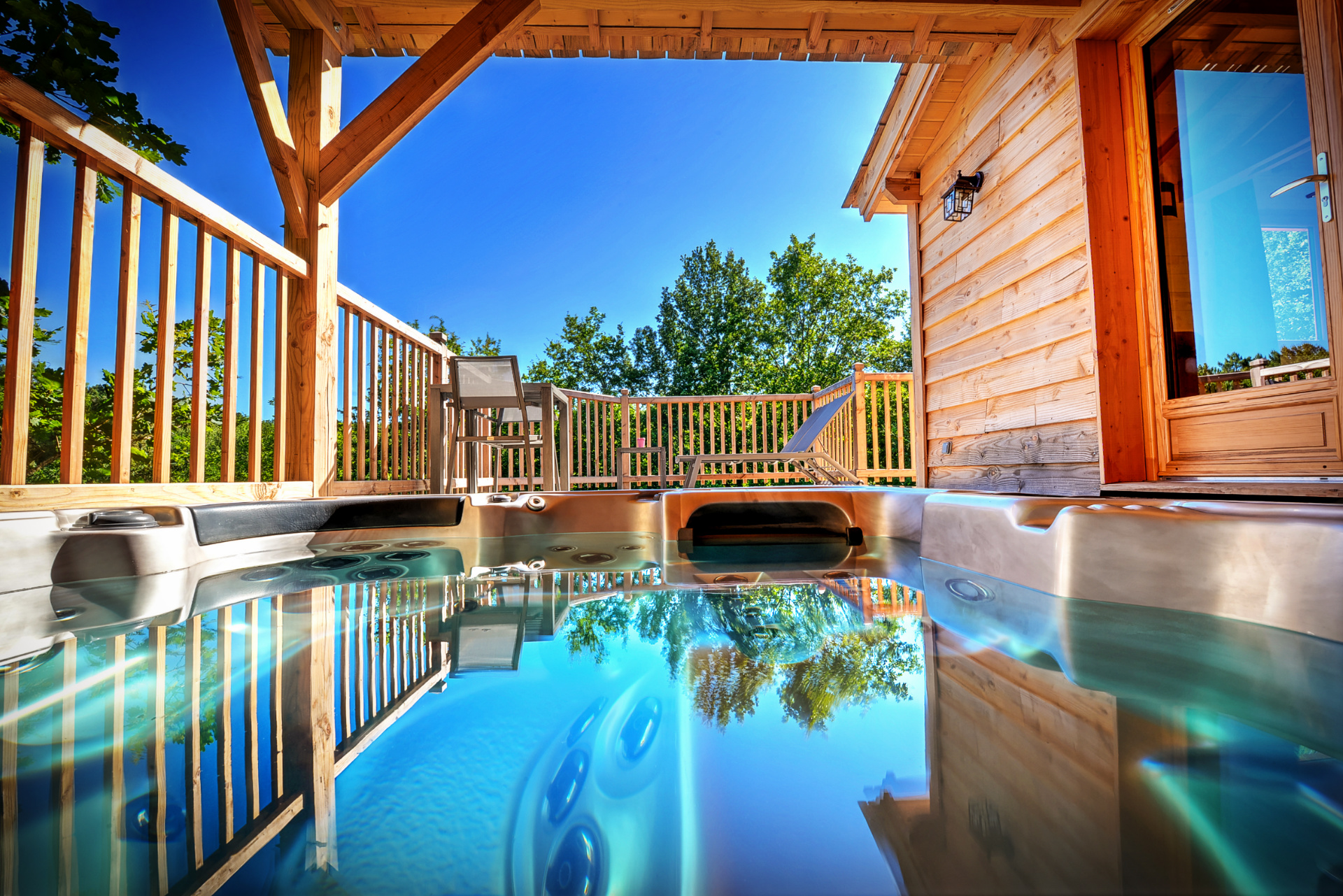 Évasion en cabane perchée avec spa en Midi-Pyrénées à Puygaillard De Quercy — vue intérieure