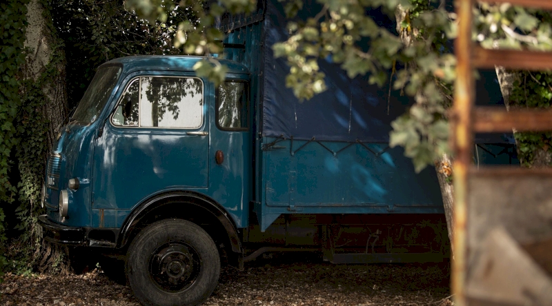 Le Truck-Lodge le UNIC OM : Une expérience inclassable en Provence à Saint-Andiol — chambre