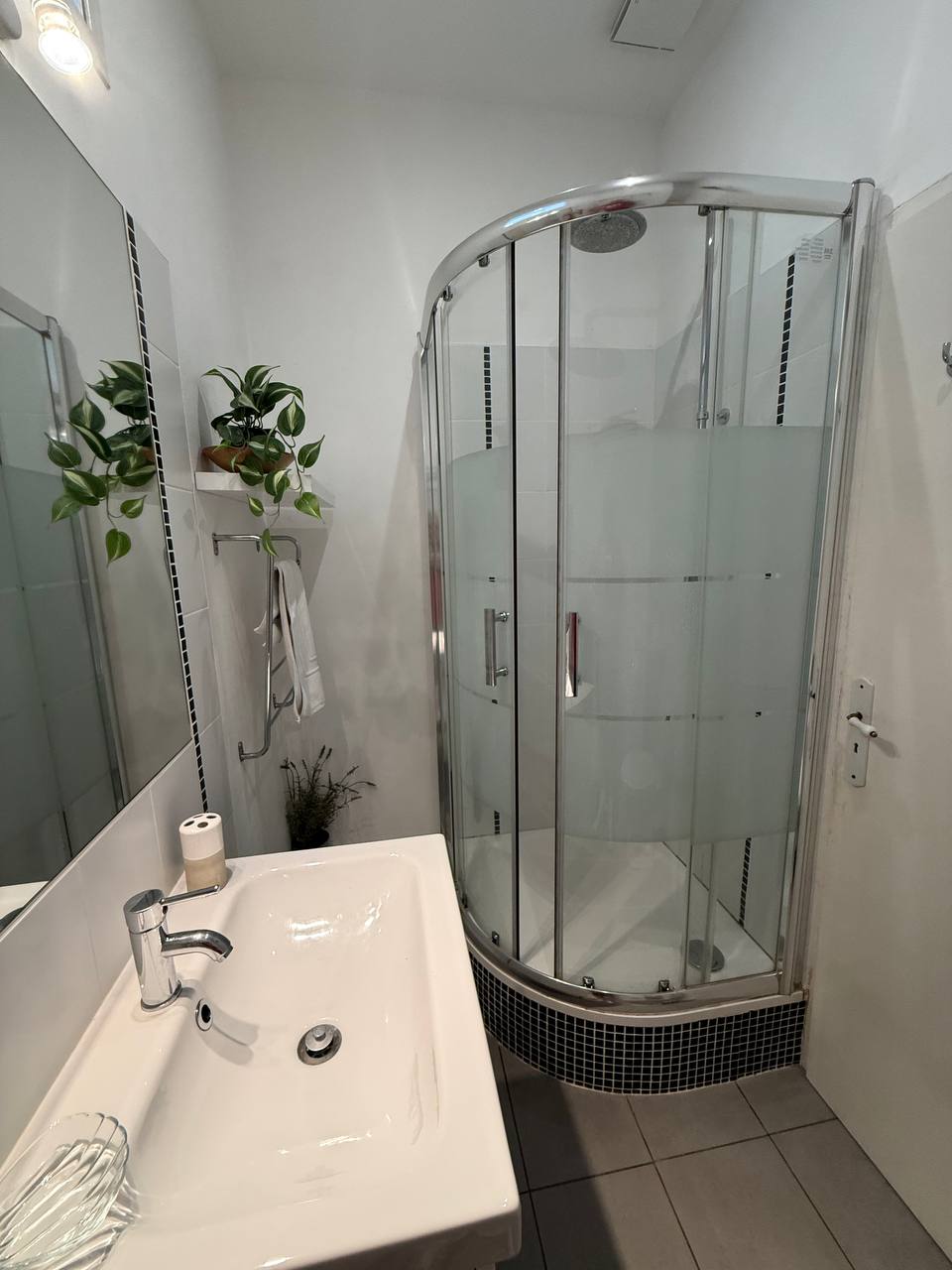 Gîte Jurançon — Chambre à thème avec spa à Landes à Château d'Estrac — vue depuis la terrasse