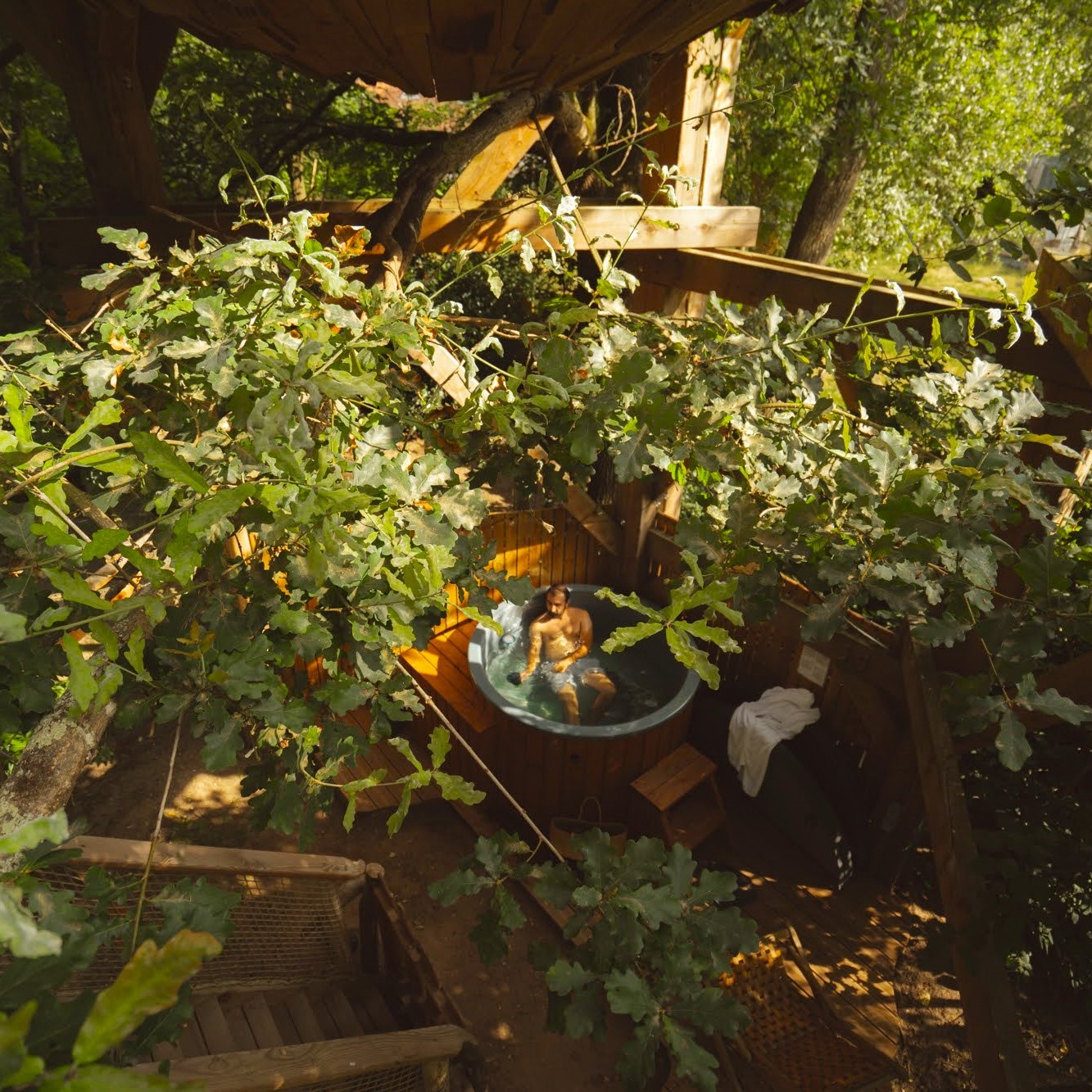 La Cabane du Verger & Spa : une évasion dans les arbres à La Chapelle Aux Naux — chambre