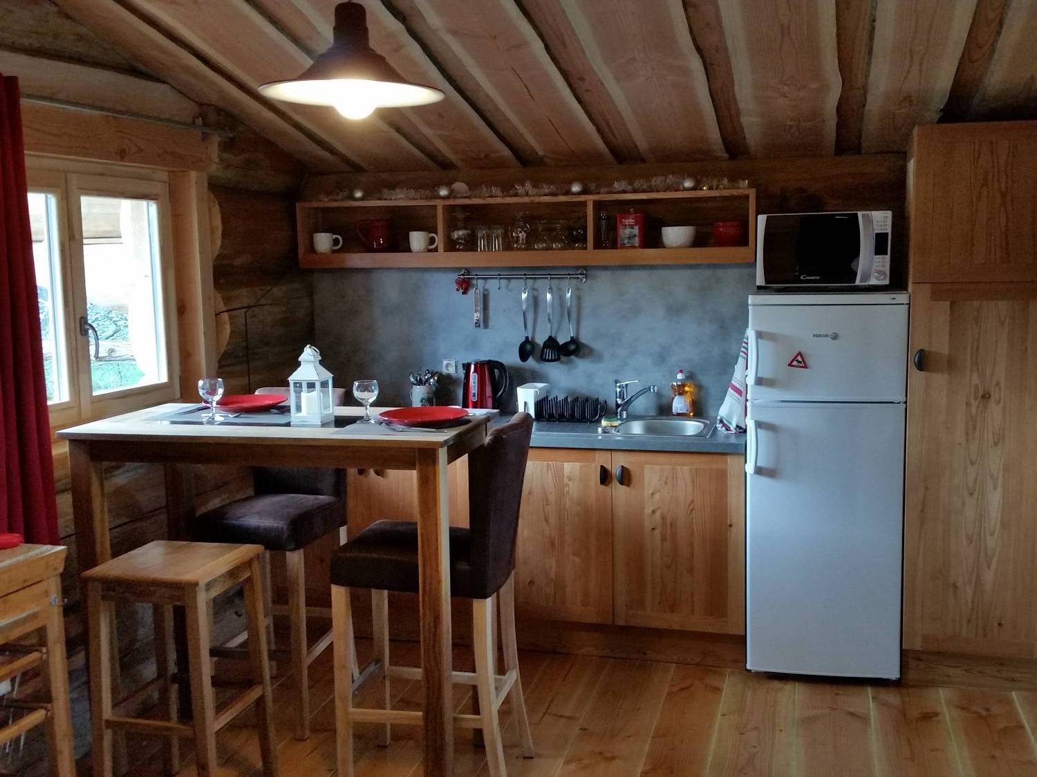 Évasion au Nordic & Spa : Cabane sur pilotis en Champagne-Ardenne à Chennegy — chambre
