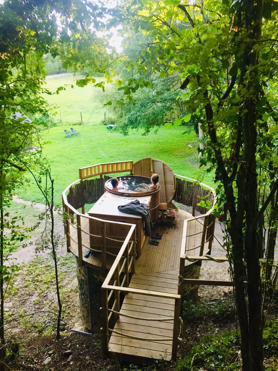 Cabane Spa Shanghai : une évasion dans les arbres à La Baconnière — vue intérieure