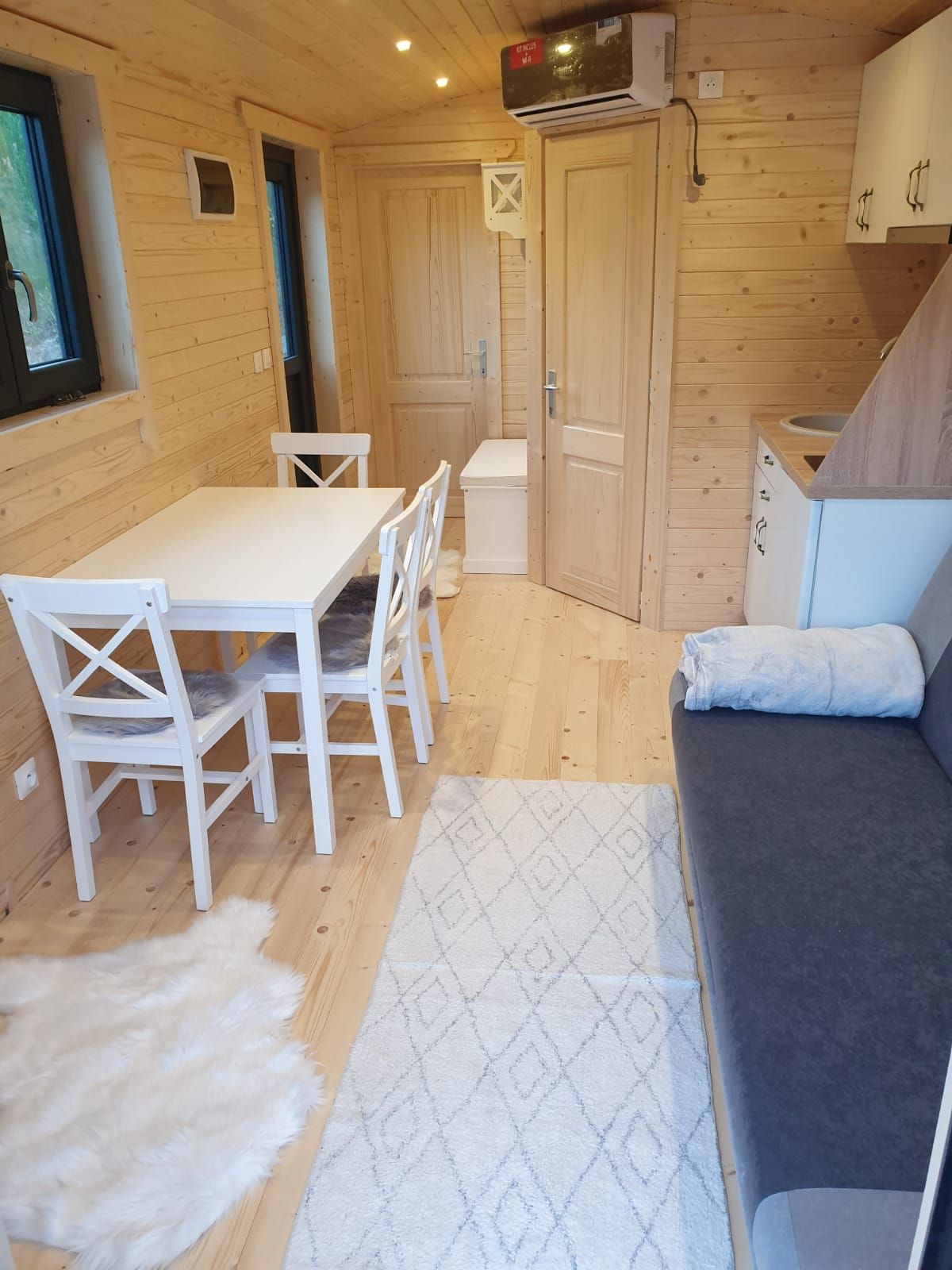 Le Chalet-Roulotte — Roulotte avec spa à Saint-Auban (Alpes-Maritimes) à Saint-Auban — cuisine