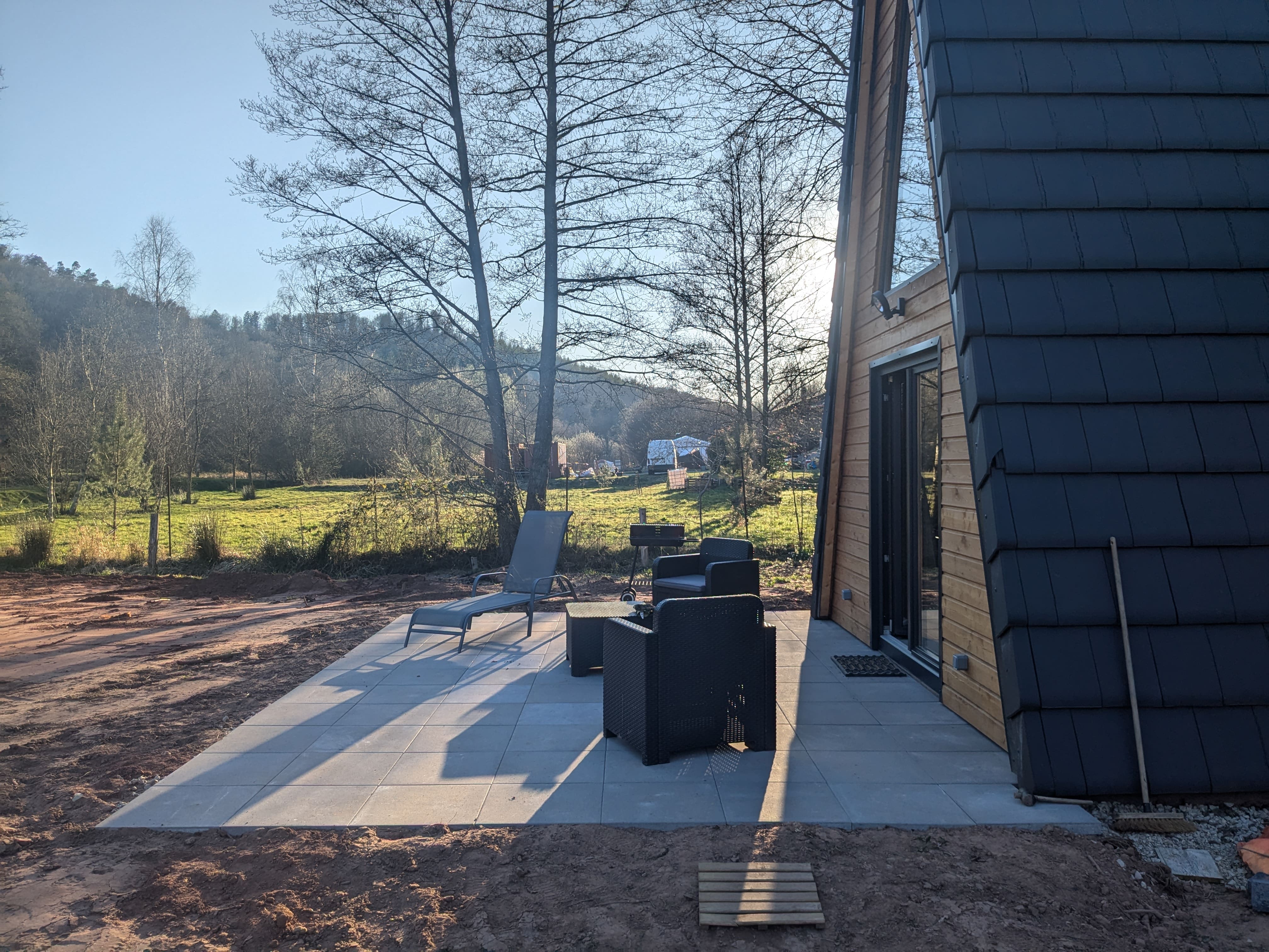 Le petit sabotier — Cabane avec vue sur la forêt en Moselle à Metz — cuisine