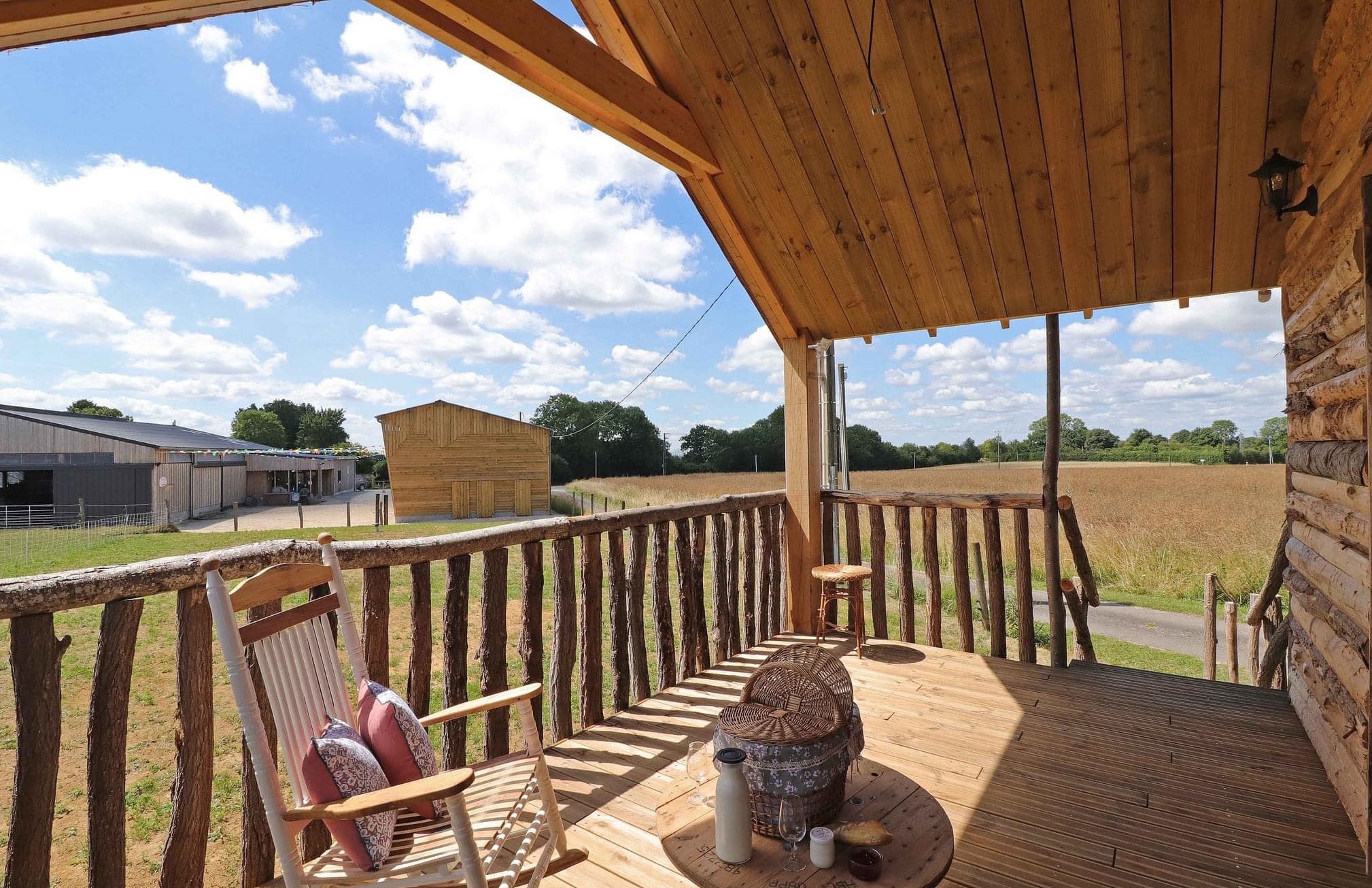 La Cabane de Jabi — Cabane sur pilotis avec spa à Orne à Argentan — vue depuis la terrasse