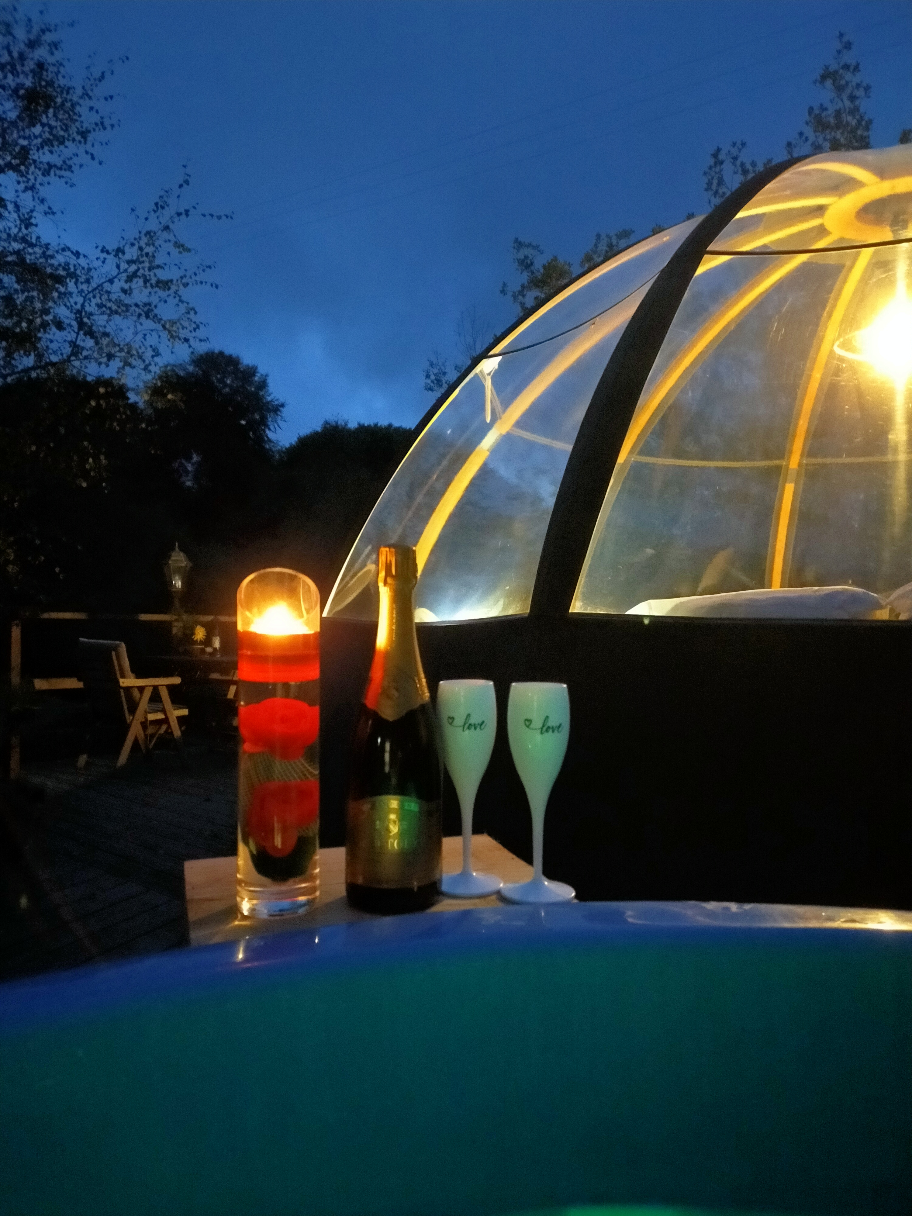 Bulle SPA — Nuit étoilée avec jacuzzi à Finistère à Saint-Ségal — salle de bain