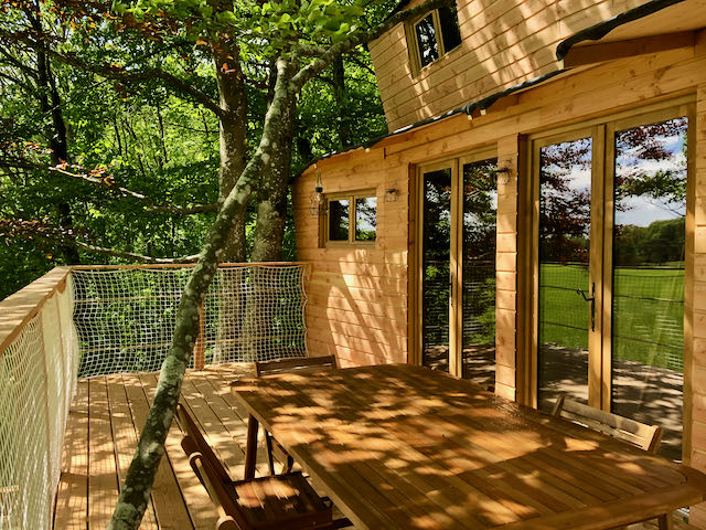 Suricate : une cabane sur pilotis au cœur de la nature normande à Moulicent — espace de vie