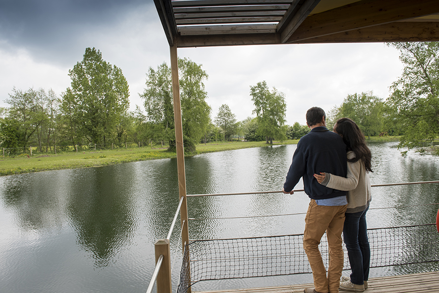 Maison sur l'eau — Hébergement insolite avec spa à Somme à Beauchamps — vue depuis la terrasse