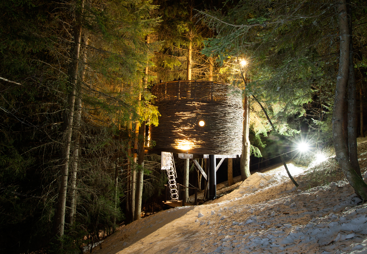 Cabane Nid : une échappée belle dans les arbres à Saint Nicolas La Chapelle — salle de bain
