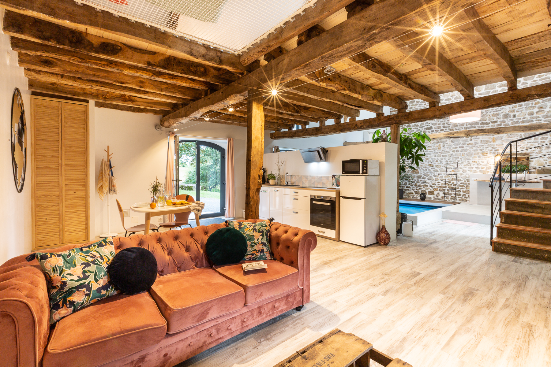 Le loft des Hauts de Bagadou : une évasion romantique en Occitanie à Martel — chambre
