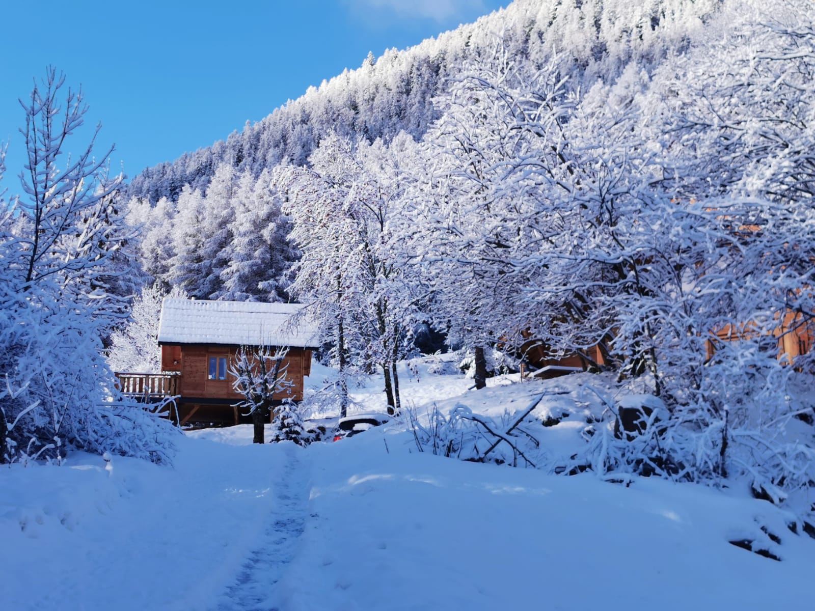 Cabane Le Chambeyron : une expérience immersive en hauteur à Le Lauzet Ubaye — cuisine