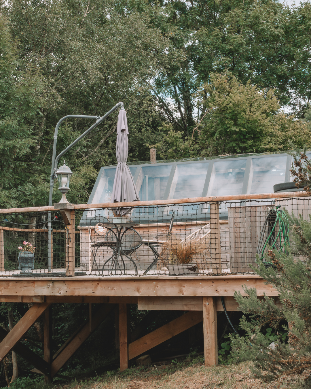 Cabane en verre & bain nordique privatif — Nuit perchée en Finistère à Quimper — vue intérieure