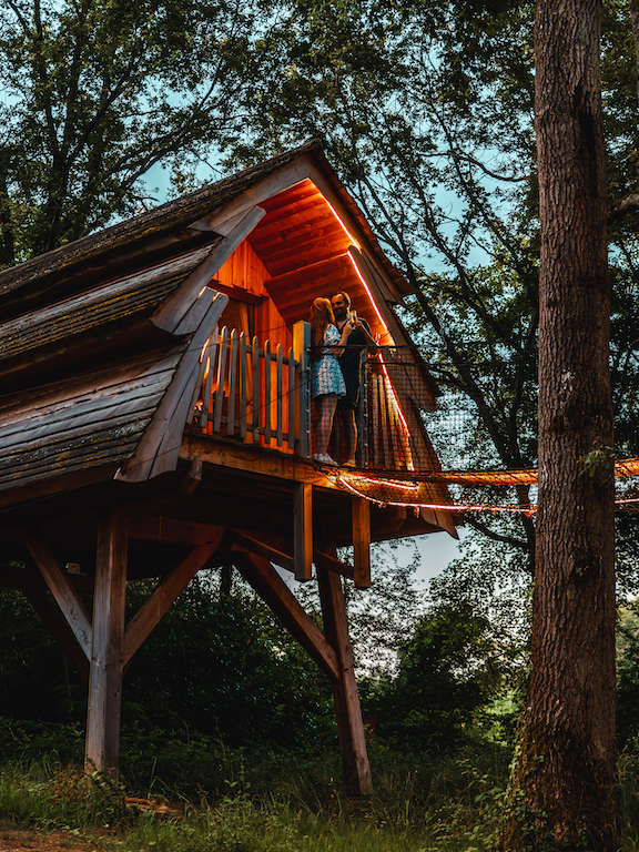 Cabane Spa Enchantée : une immersion dans les arbres en Picardie à Rosoy-En-Multien — vue intérieure