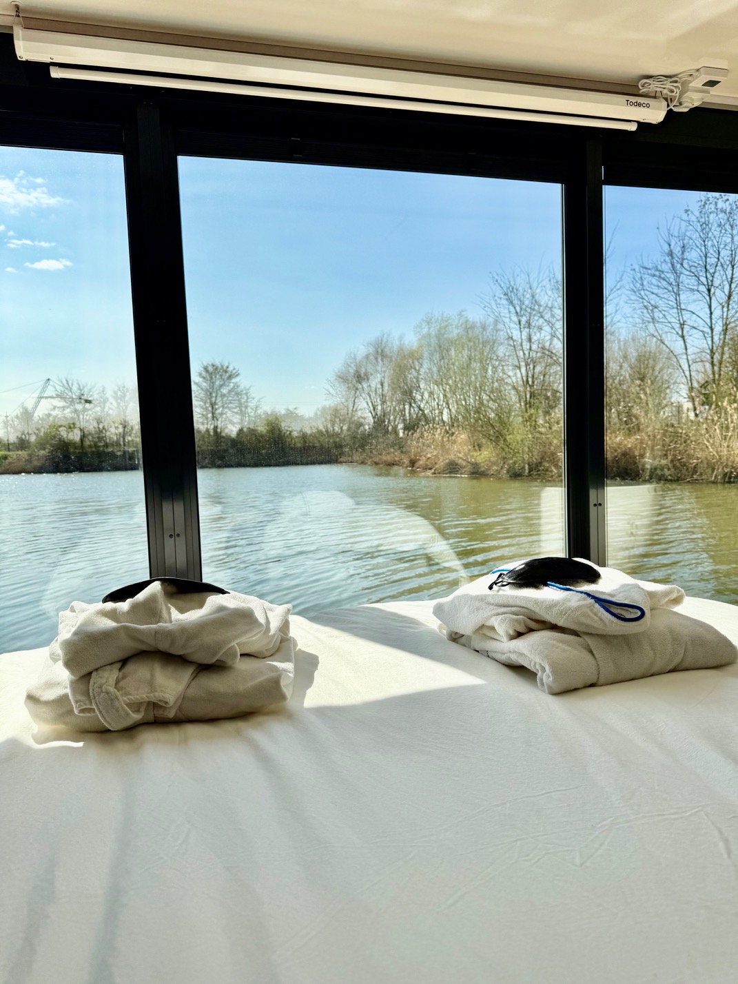 La Dolce Vita & Spa — Péniche avec spa à Moselle à Metz — cuisine