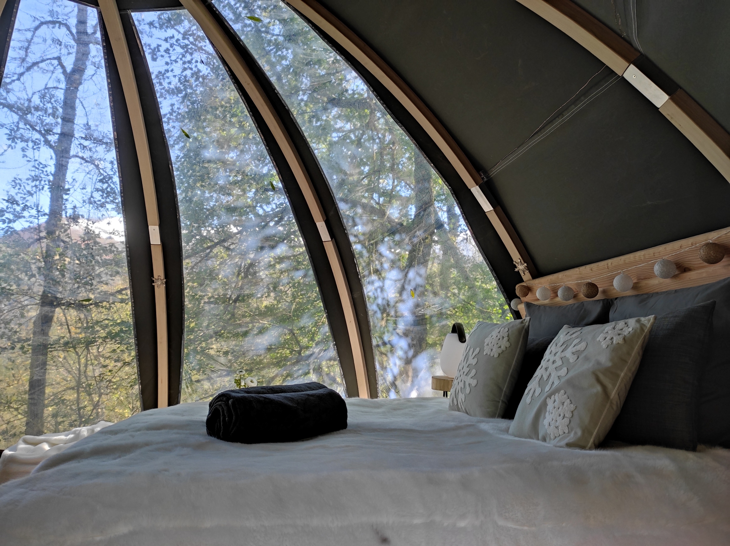 Le Flocon & Spa : un dôme enchanteur au cœur des Pyrénées à Cier De Luchon — espace de vie
