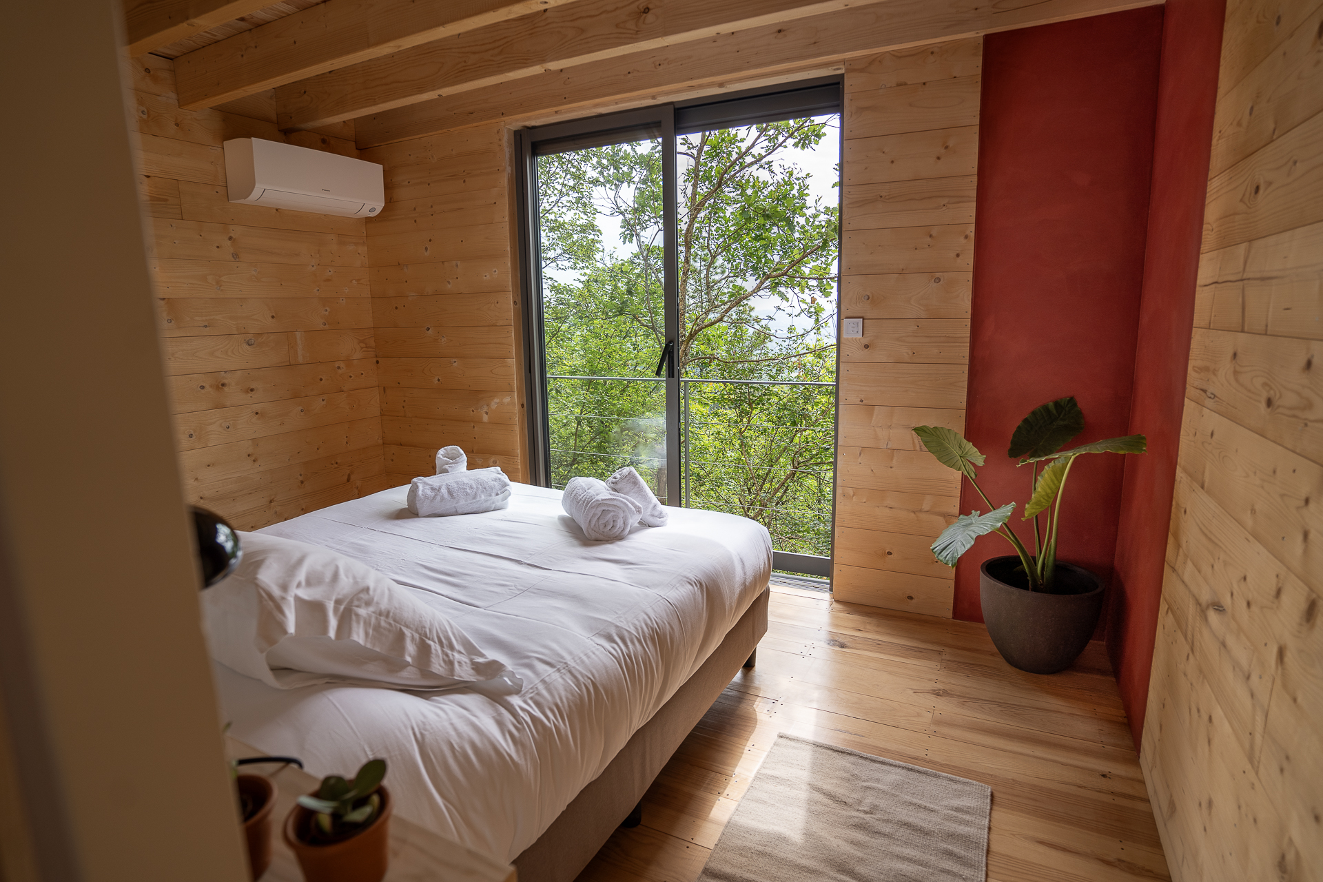 La Palombière 1 : une cabane dans les arbres avec spa en Aquitaine à Laparade — environnement naturel